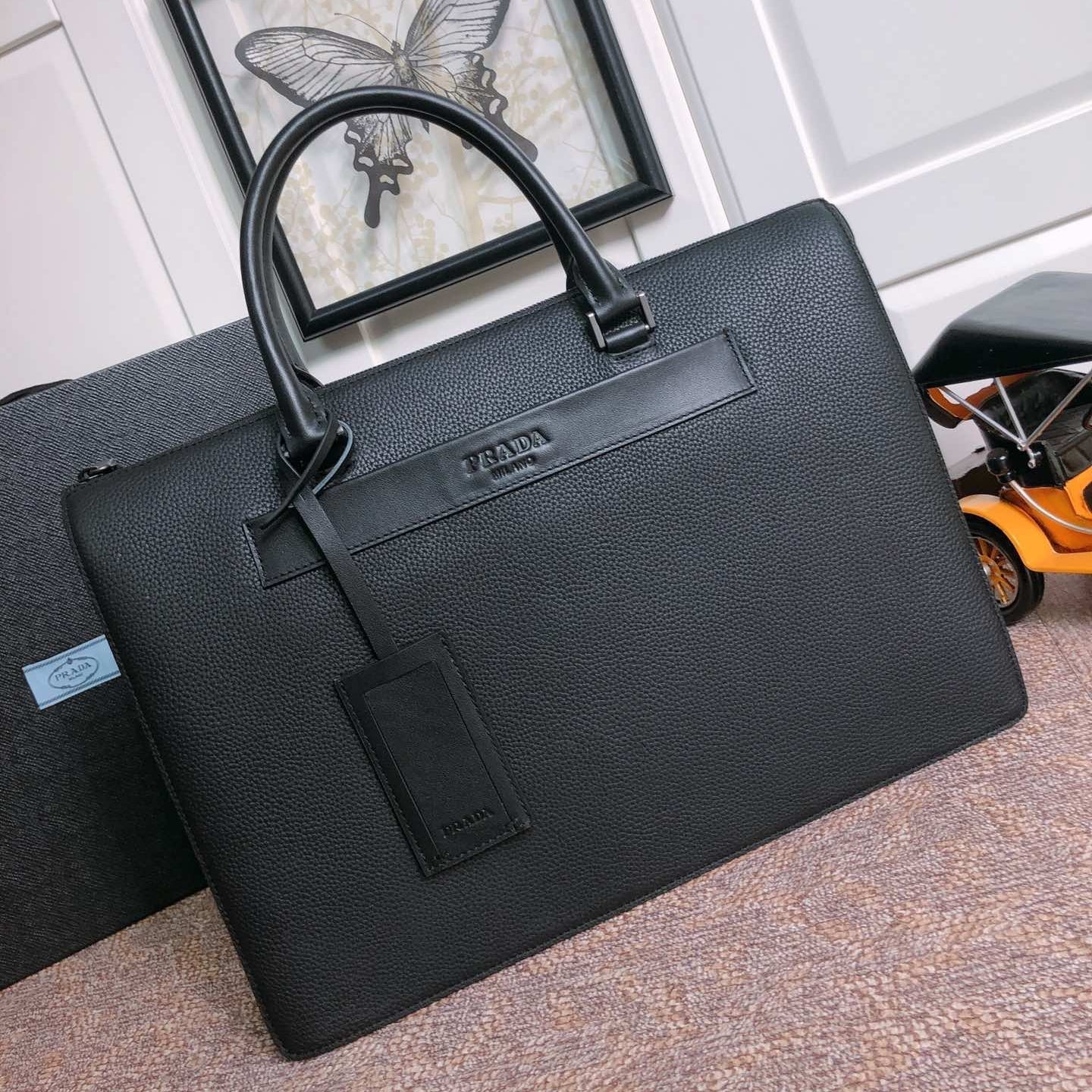 PRADA BRIEFCASE 40 IN BLACK GRAINED CALFSKIN