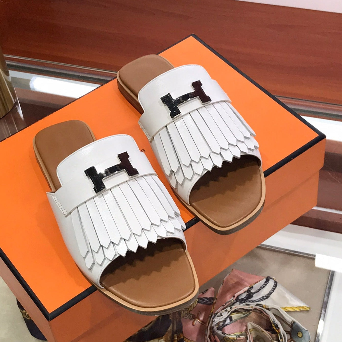 HERMES ROYAL SANDAL CARAMEL MIX WHITE LAMBSKIN