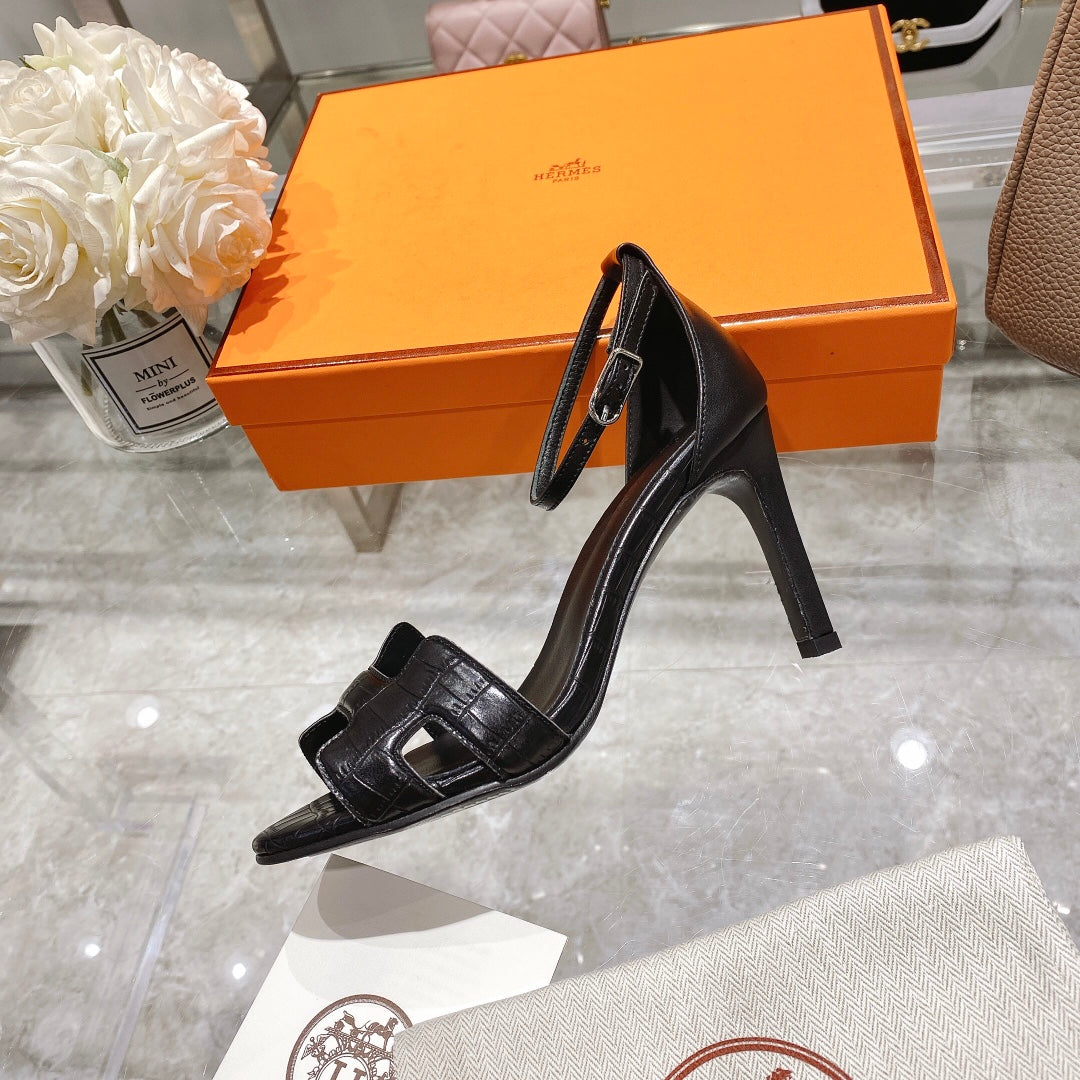 HERMES PREMIERE 90 SANDAL IN BLACK CALFSKIN