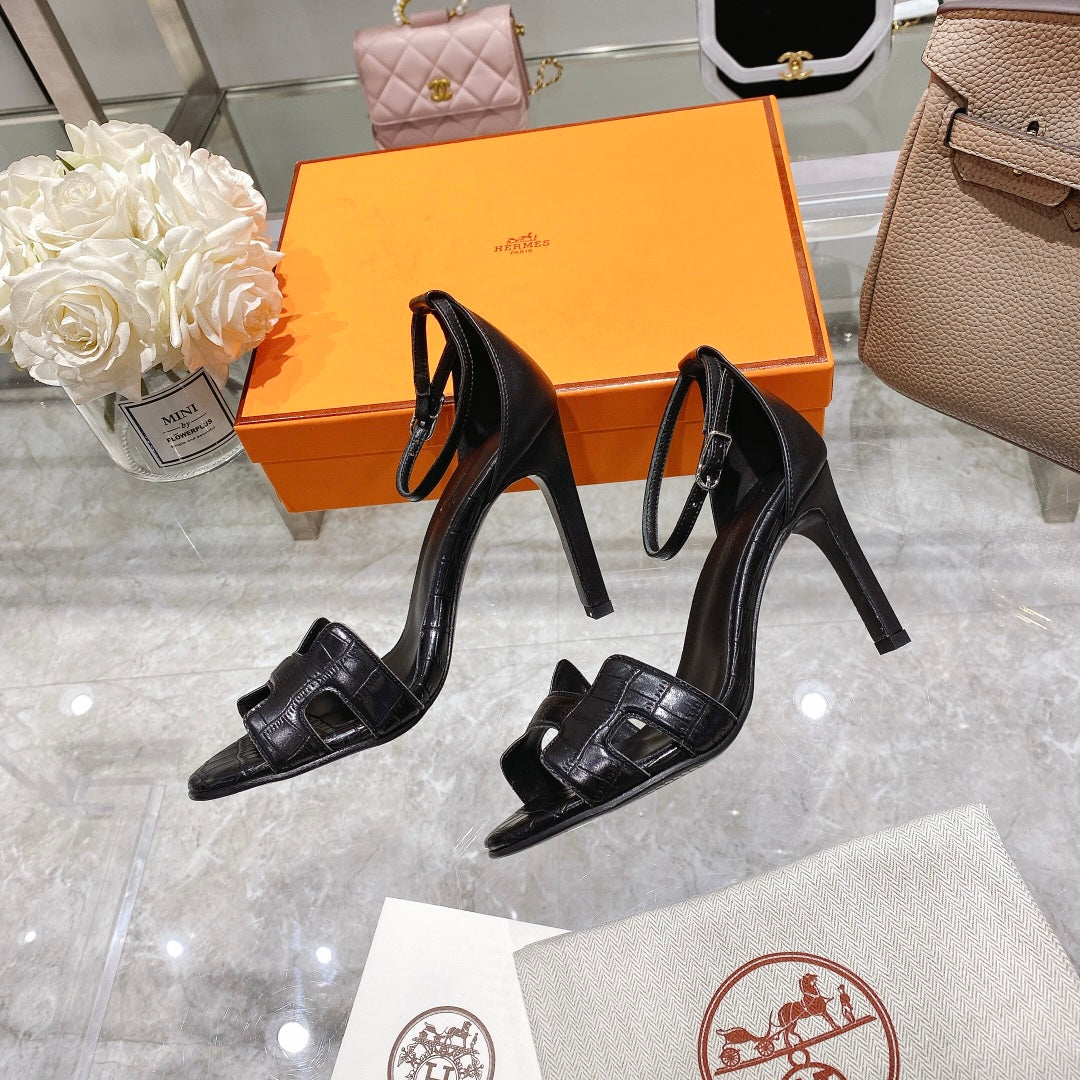 HERMES PREMIERE 90 SANDAL IN BLACK CALFSKIN