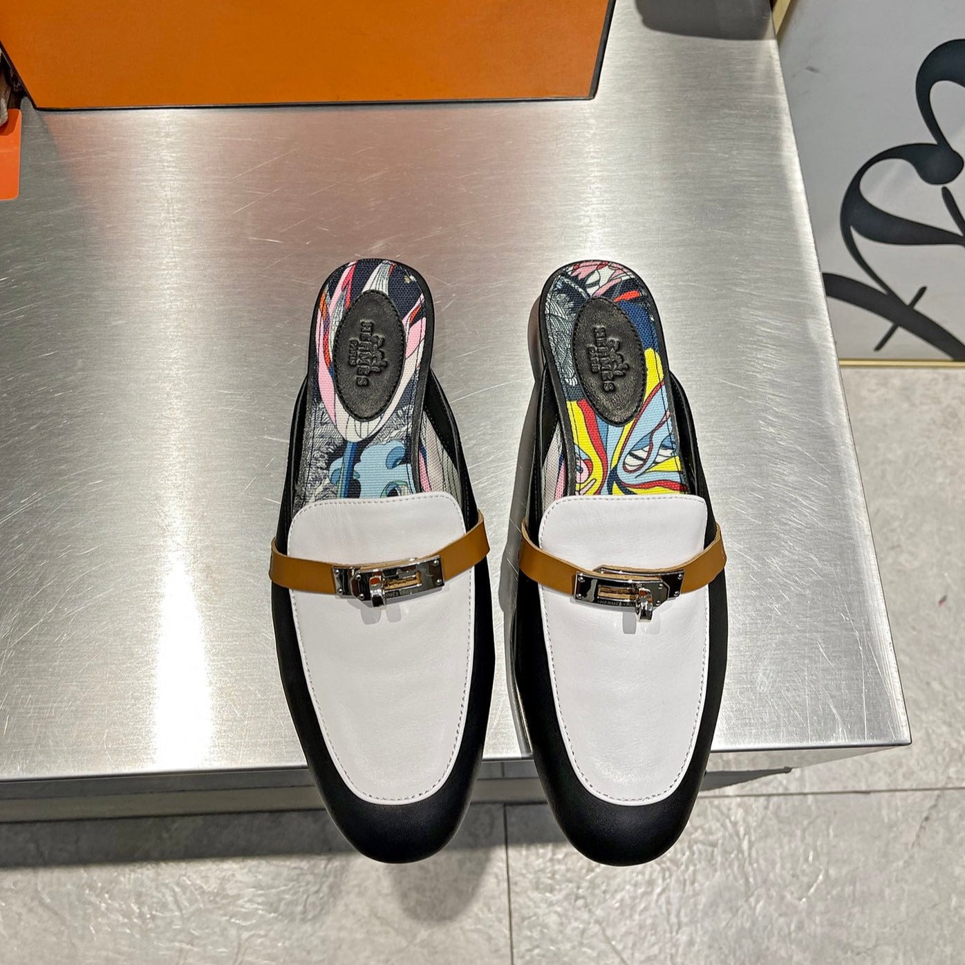 HERMES 0Z MULE WHITE AND BLACK CALFSKIN WITH PATTERN