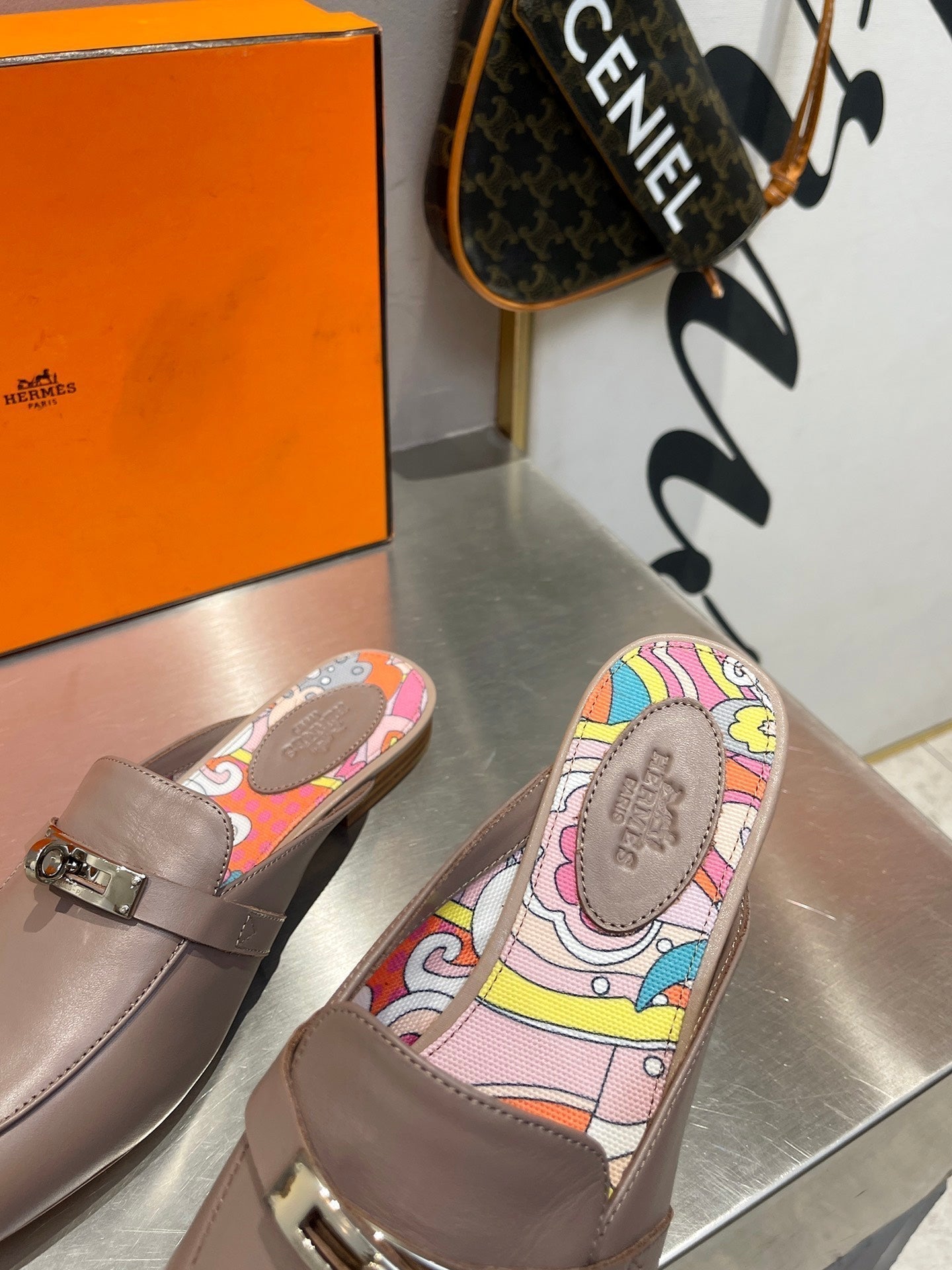 HERMES 0Z MULE ASH CALFSKIN WITH PATTERN