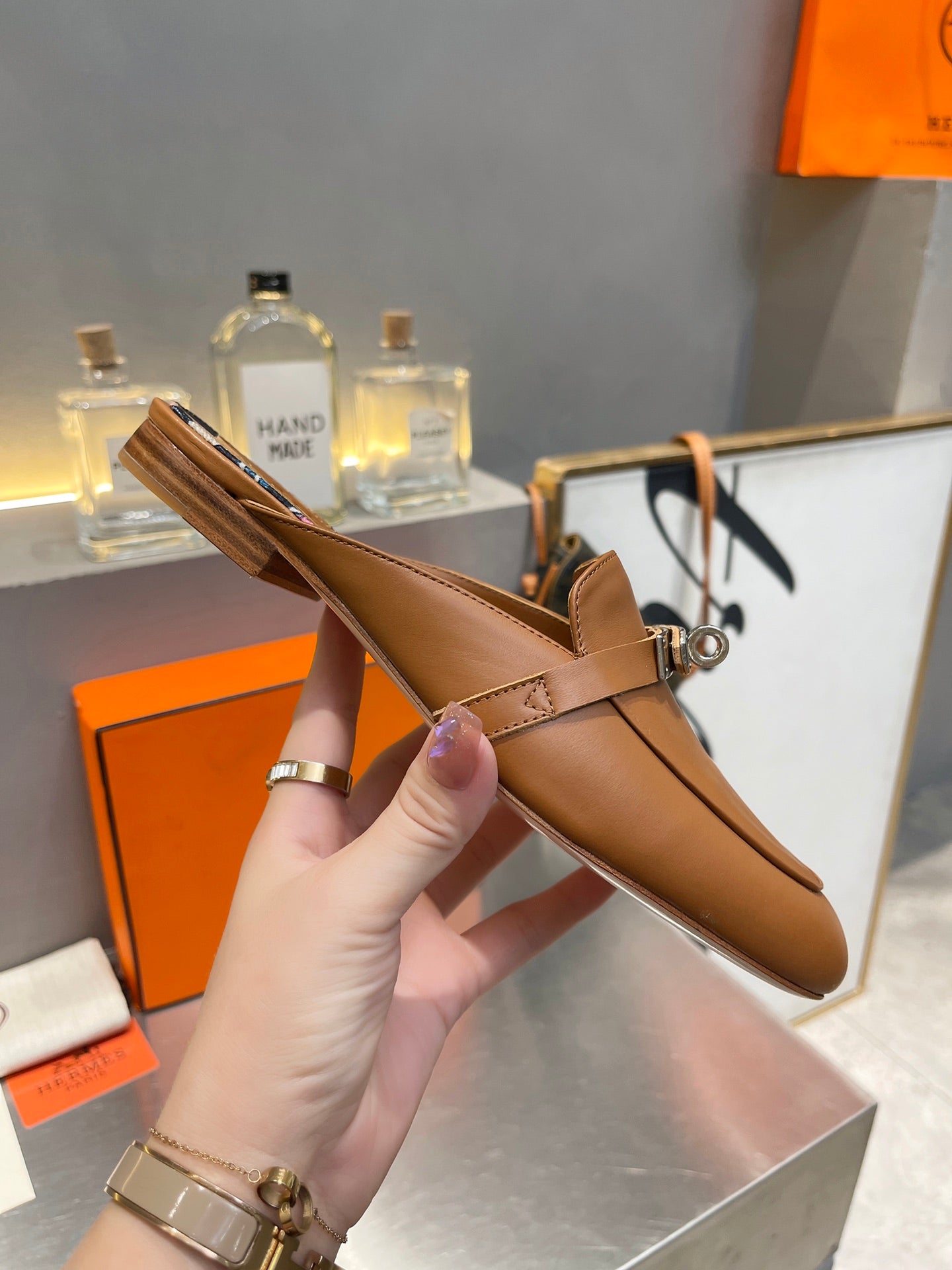 HERMES 0Z MULE CARAMEL CALFSKIN WITH BLACK PATTERN
