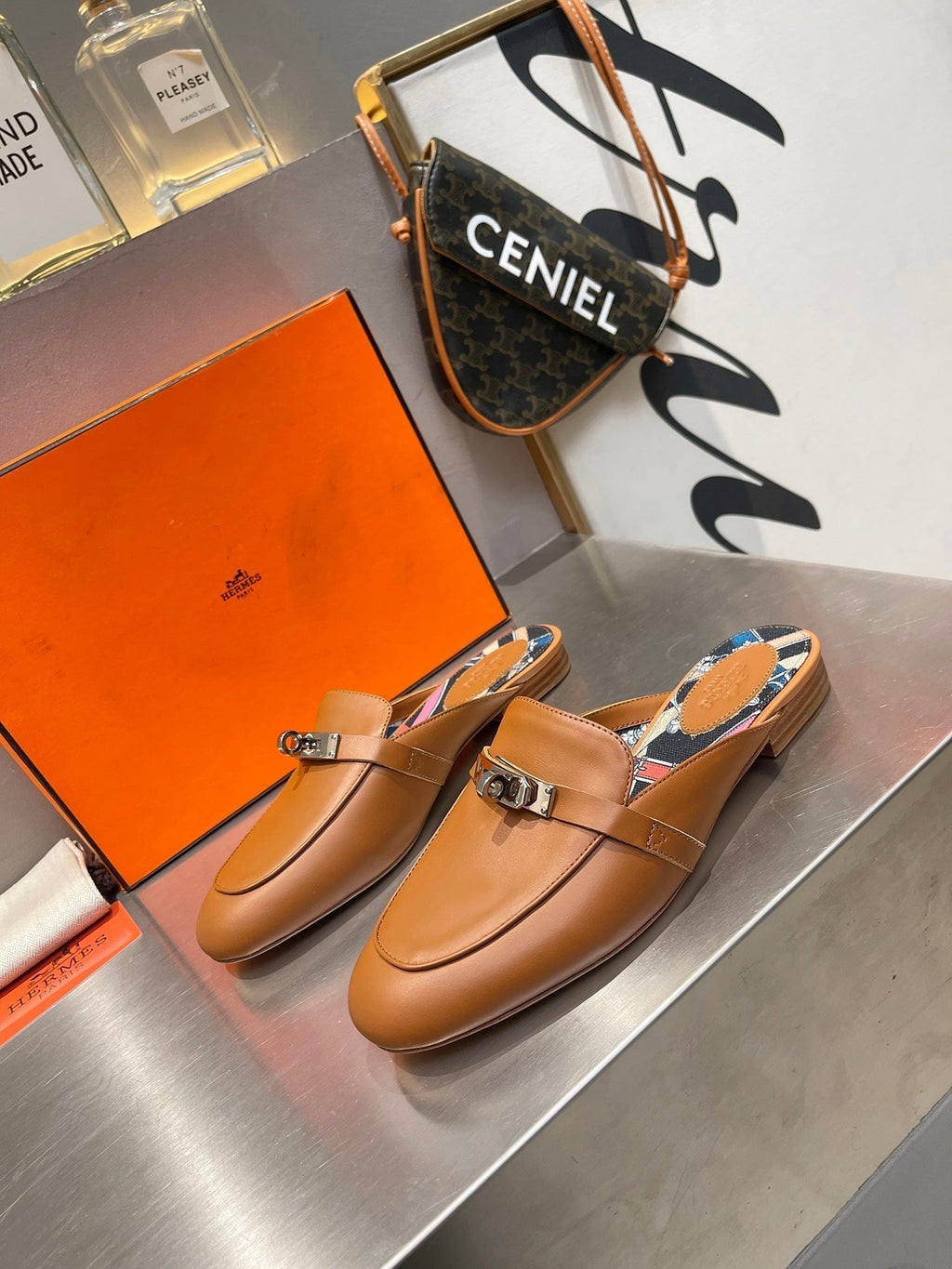 HERMES 0Z MULE CARAMEL CALFSKIN WITH BLACK PATTERN