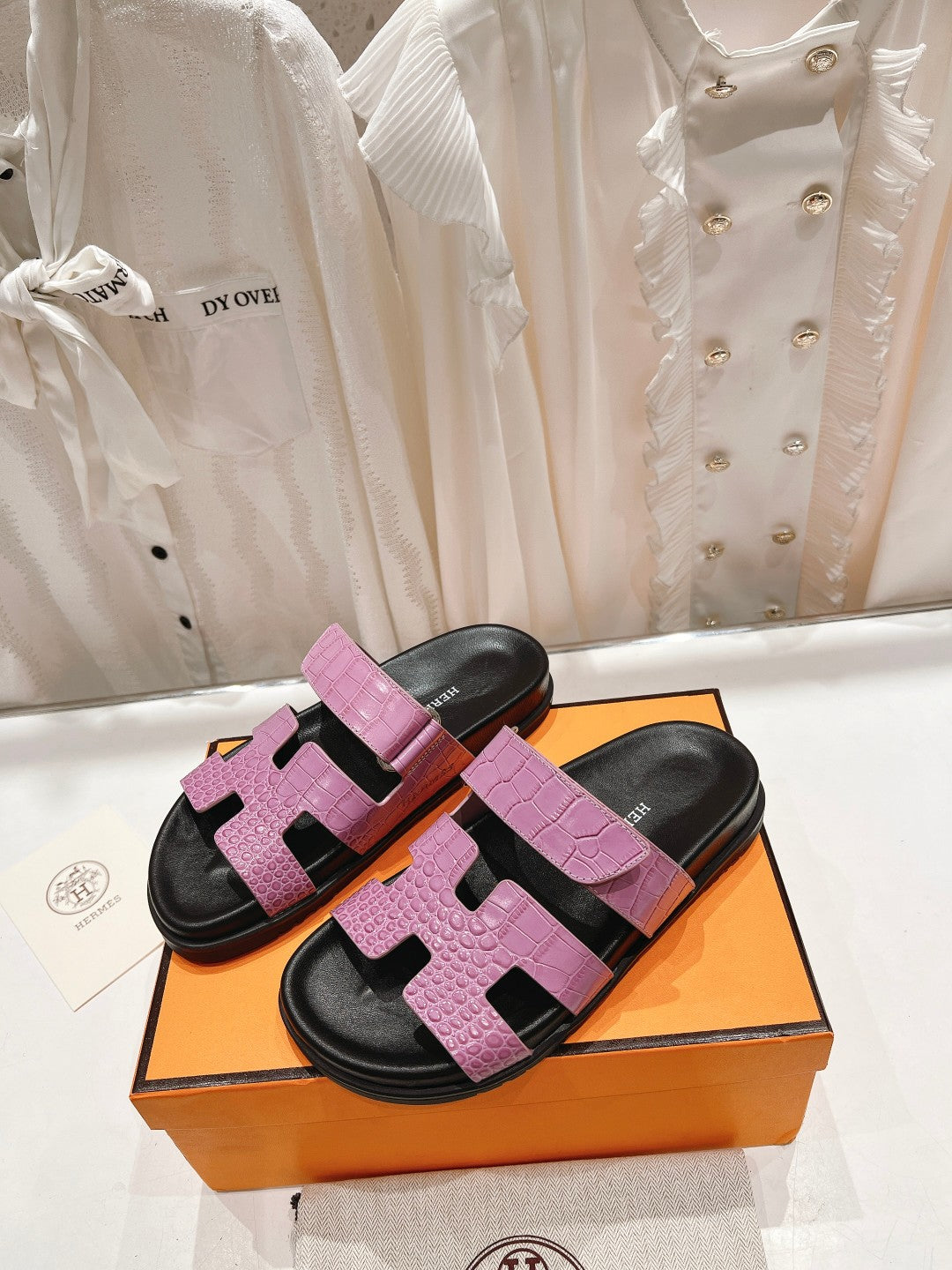 HERMES CHYPRE SANDAL BLACK AND LAVENDER LAMBSKIN