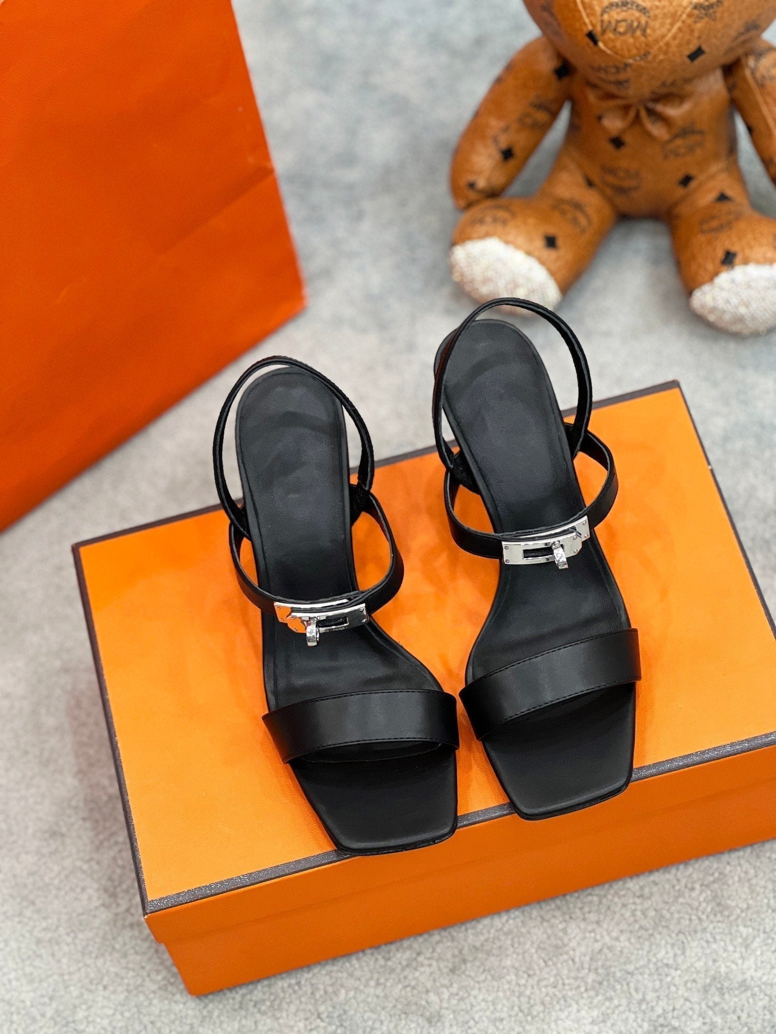 HERMES Glamour 75 Sandal Black Leather