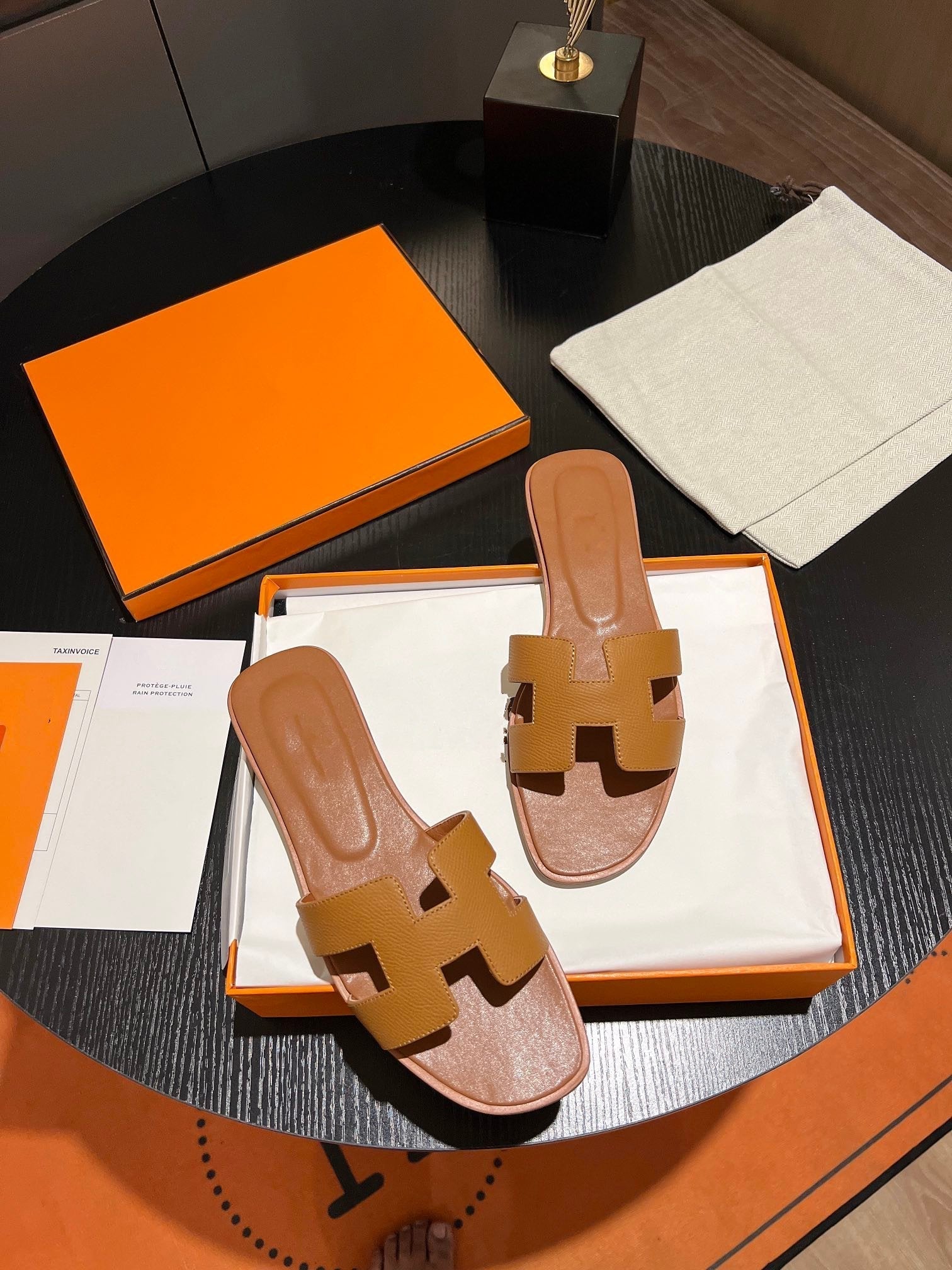 HERMES 0RAN SANDAL Leather Brown