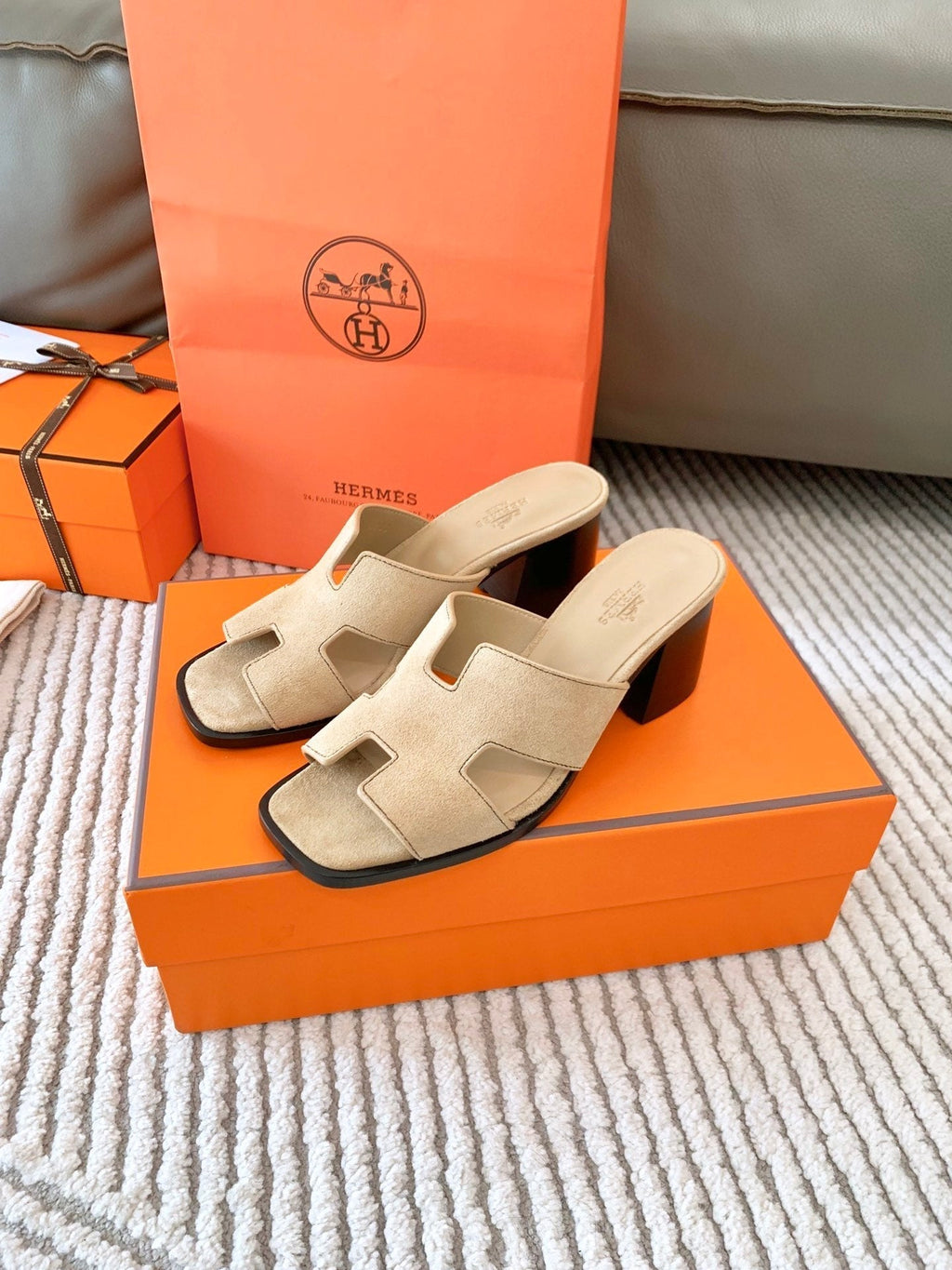 HERMES HELIA 60 SANDAL IN TUSCAN BEIGE SUEDE