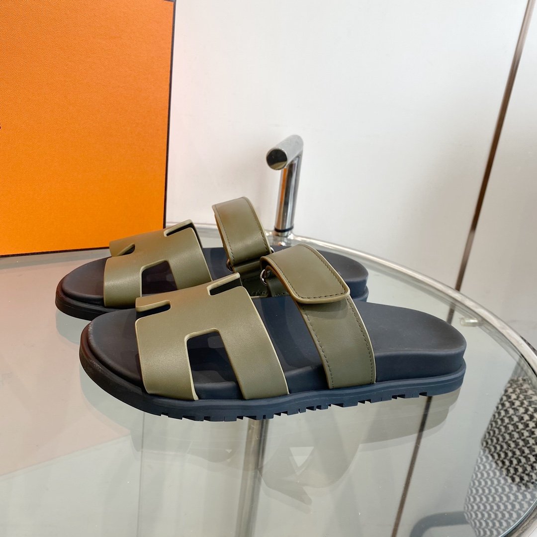 HERMES Chypre Sandal Clay Mastic Calfskin Leather