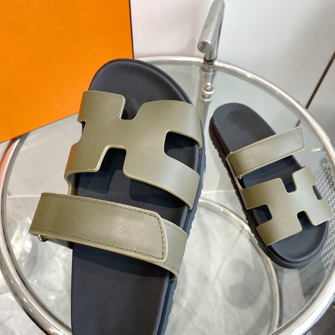 HERMES Chypre Sandal Clay Mastic Calfskin Leather