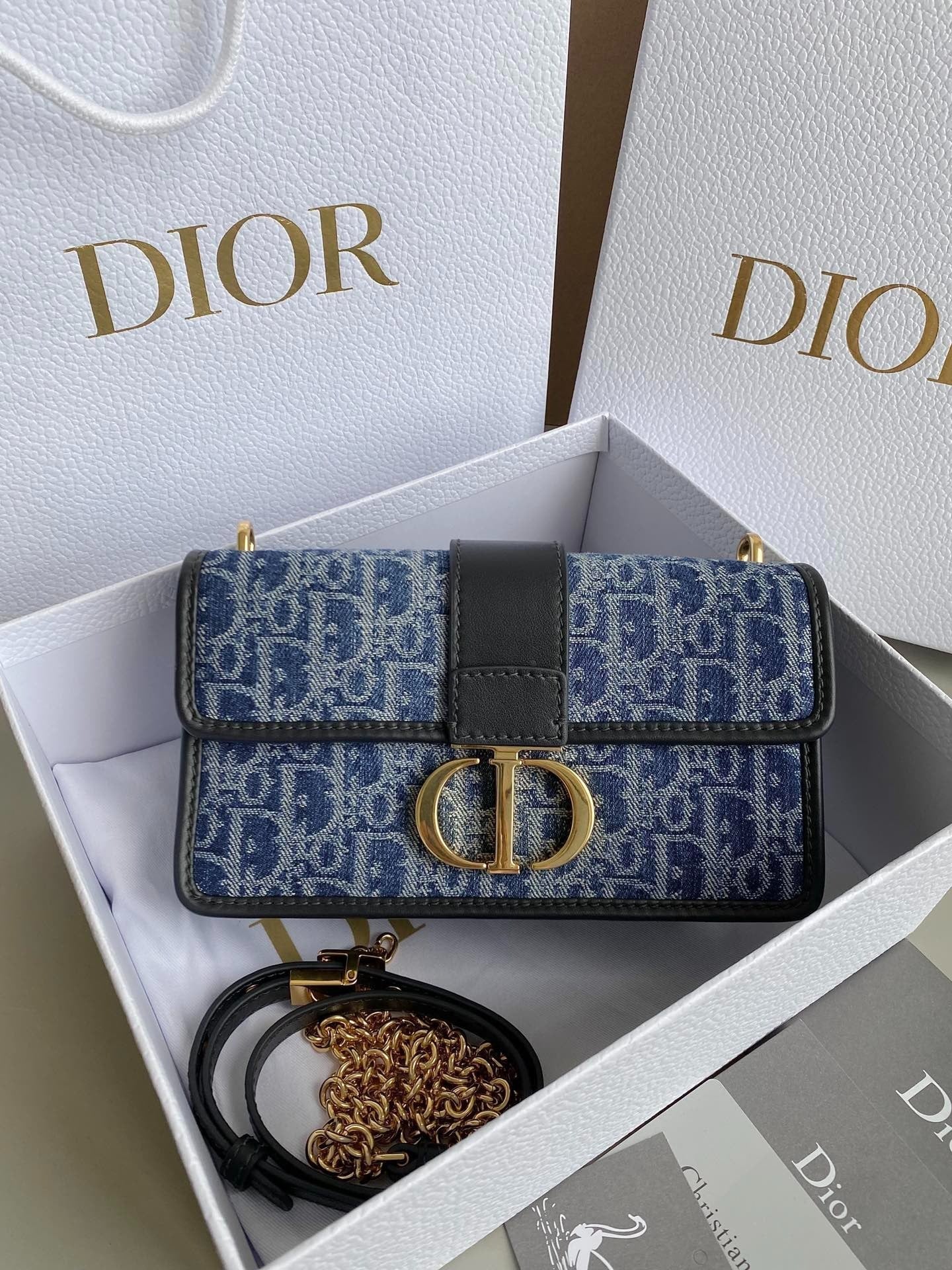 DIOR 21 MONGTAIGNE EAST-WET WITH CHAIN BLUE DENIM OBLIQUE JACQUARD