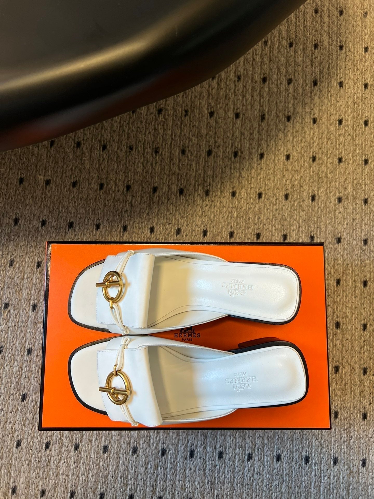 HERMES ILOT 55 MM SANDAL IN WHITE CALFSKIN