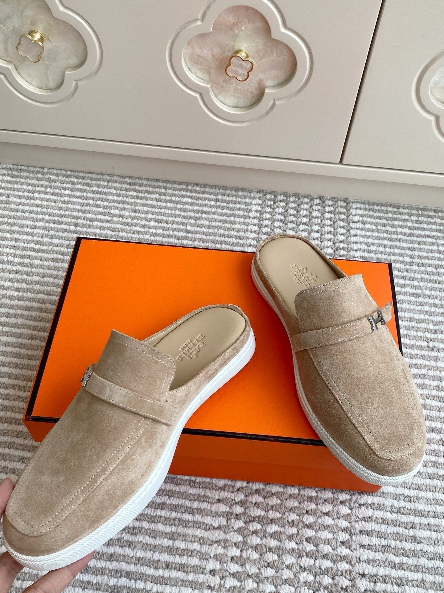 HERMES 25S MULES IN BEIGE SUEDE WITH SILVER HARDWARE