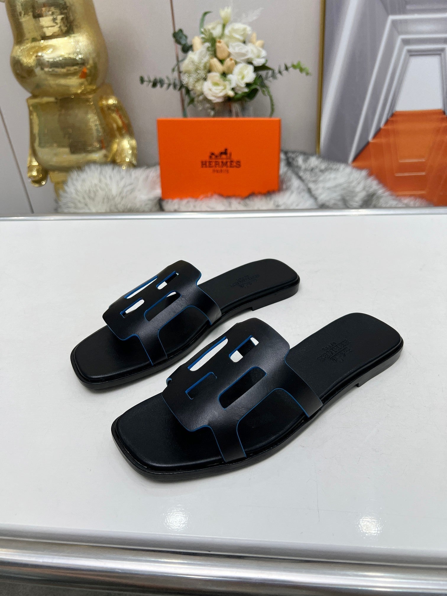 HERMES FLATFORM SANDAL BLACK CALFSKIN