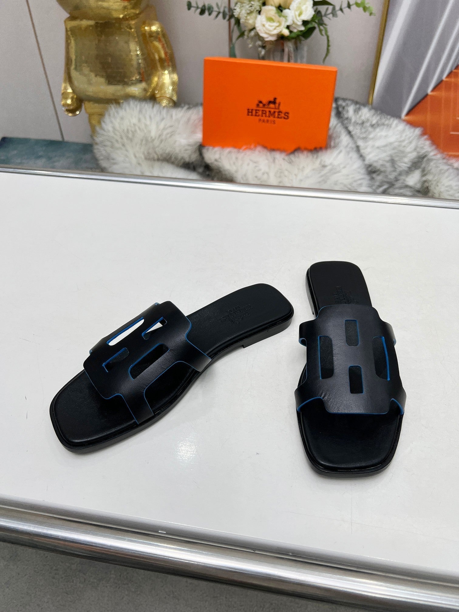 HERMES FLATFORM SANDAL BLACK CALFSKIN