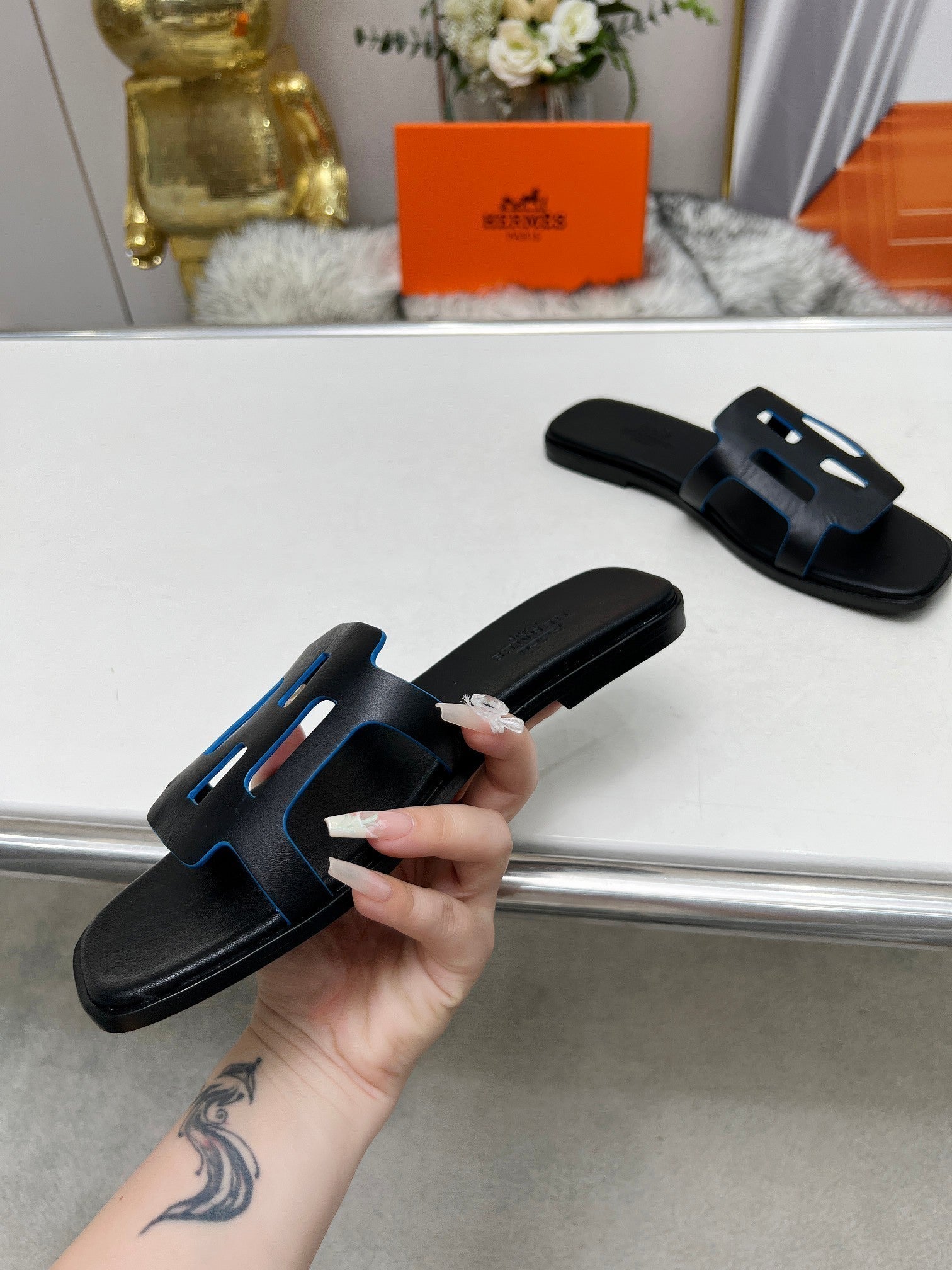 HERMES FLATFORM SANDAL BLACK CALFSKIN