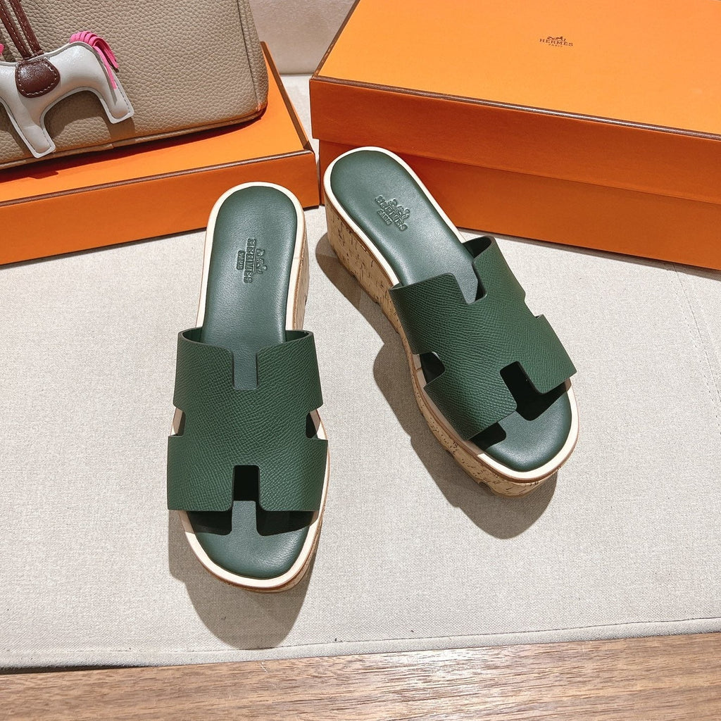 HERMES 25S HIGH WEDGE SANDALS IN DARK MOSS GREEN LAMBSKIN STYLE 32