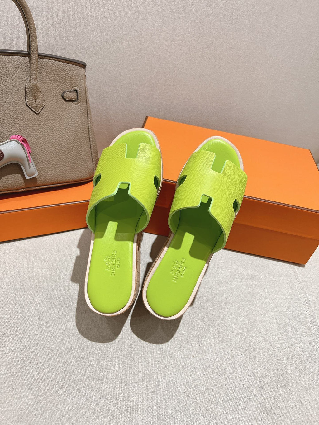 HERMES 25S HIGH WEDGE SANDALS IN SPRING GREEN LAMBSKIN STYLE 22