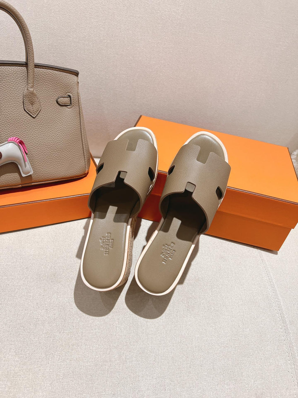 HERMES 25S HIGH WEDGE SANDALS IN MOCHA BROWN LAMBSKIN STYLE 15