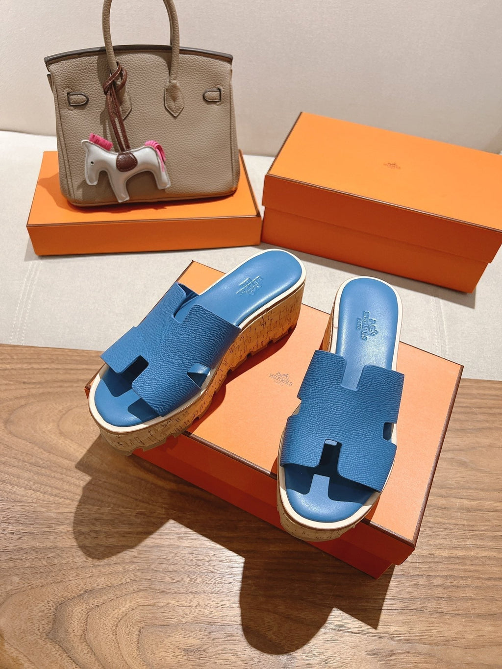 HERMES 25S HIGH WEDGE SANDALS IN BLUE LAMBSKIN STYLE 14