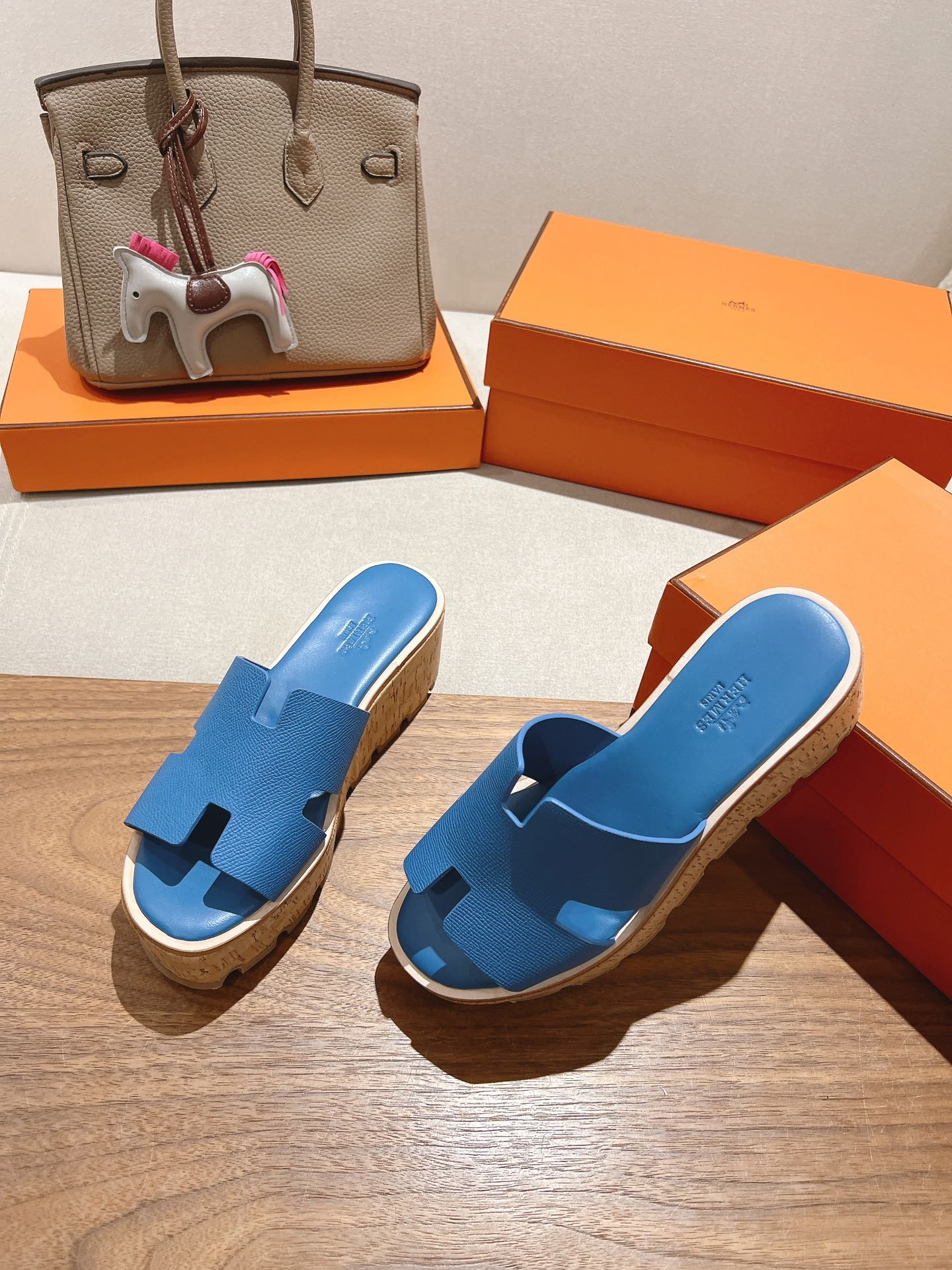 HERMES 25S HIGH WEDGE SANDALS IN BLUE LAMBSKIN STYLE 14