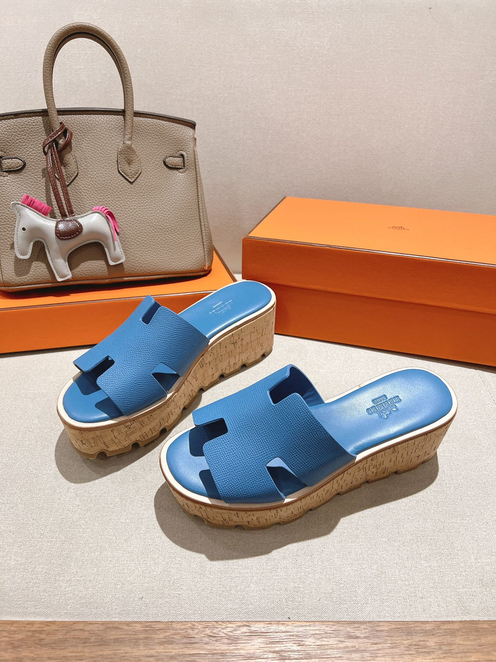 HERMES 25S HIGH WEDGE SANDALS IN BLUE LAMBSKIN STYLE 14