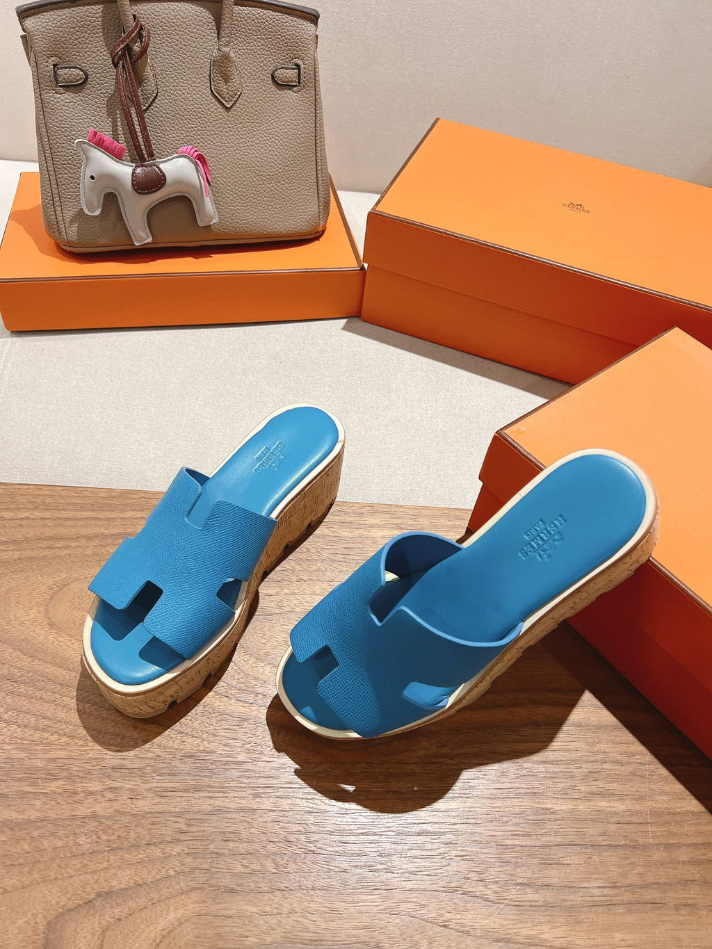 HERMES 25S HIGH WEDGE SANDALS IN BLUE LAMBSKIN STYLE 12