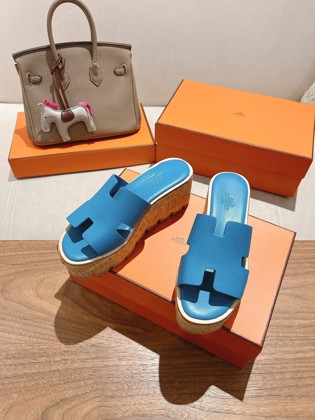 HERMES 25S HIGH WEDGE SANDALS IN BLUE LAMBSKIN STYLE 12