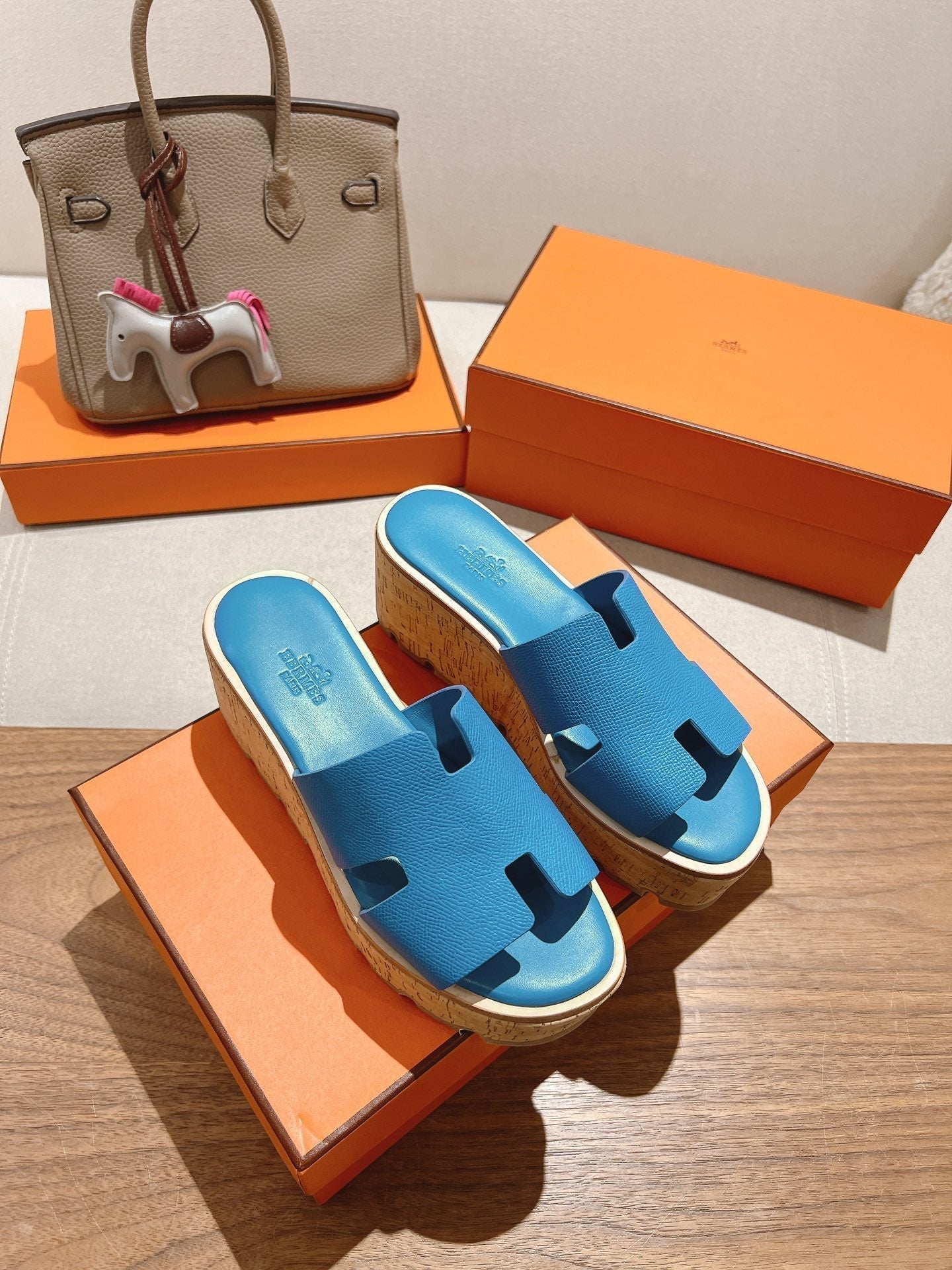 HERMES 25S HIGH WEDGE SANDALS IN BLUE LAMBSKIN STYLE 12