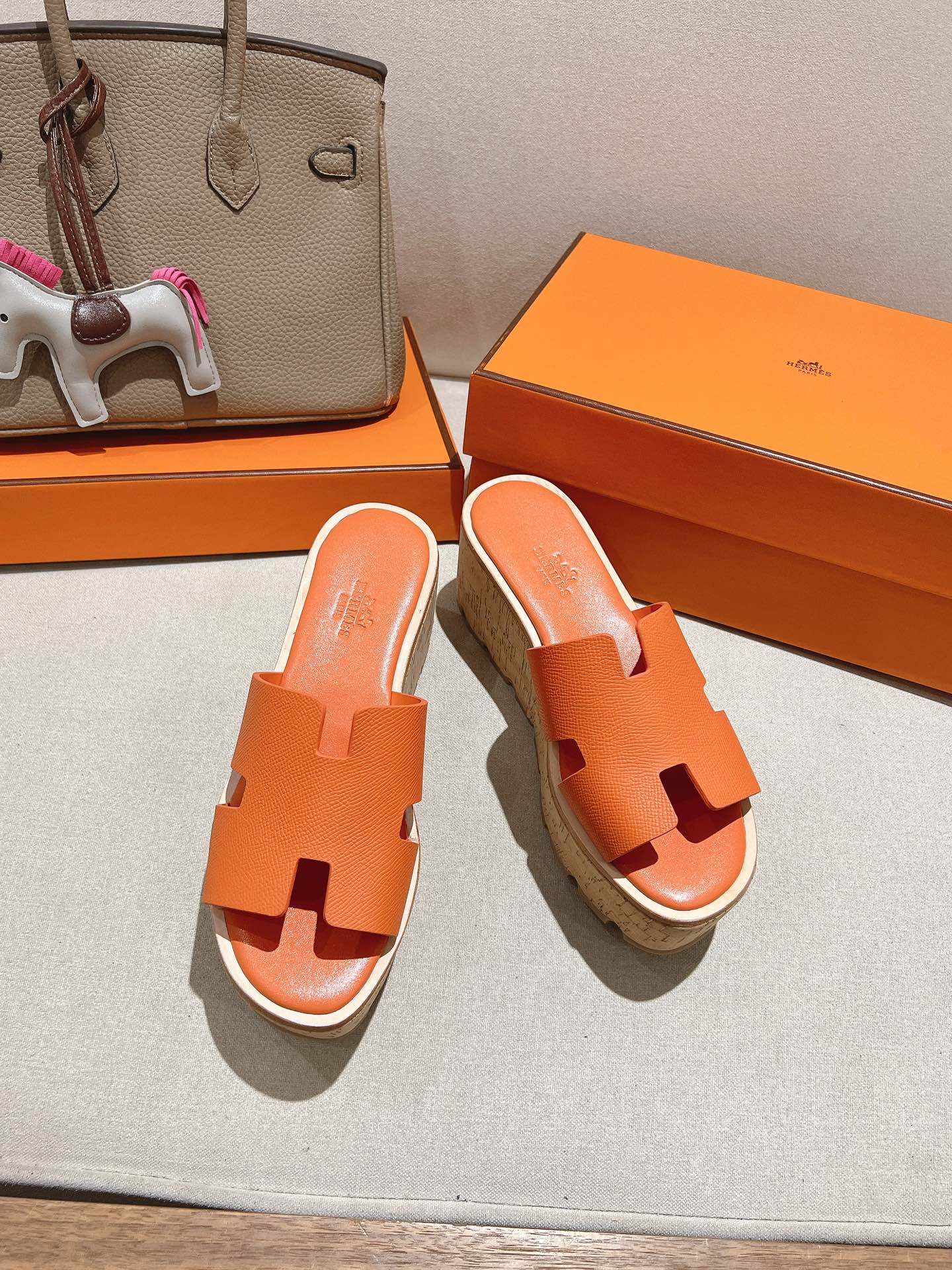 HERMES 25S HIGH WEDGE SANDALS IN ORANGE LAMBSKIN STYLE 4