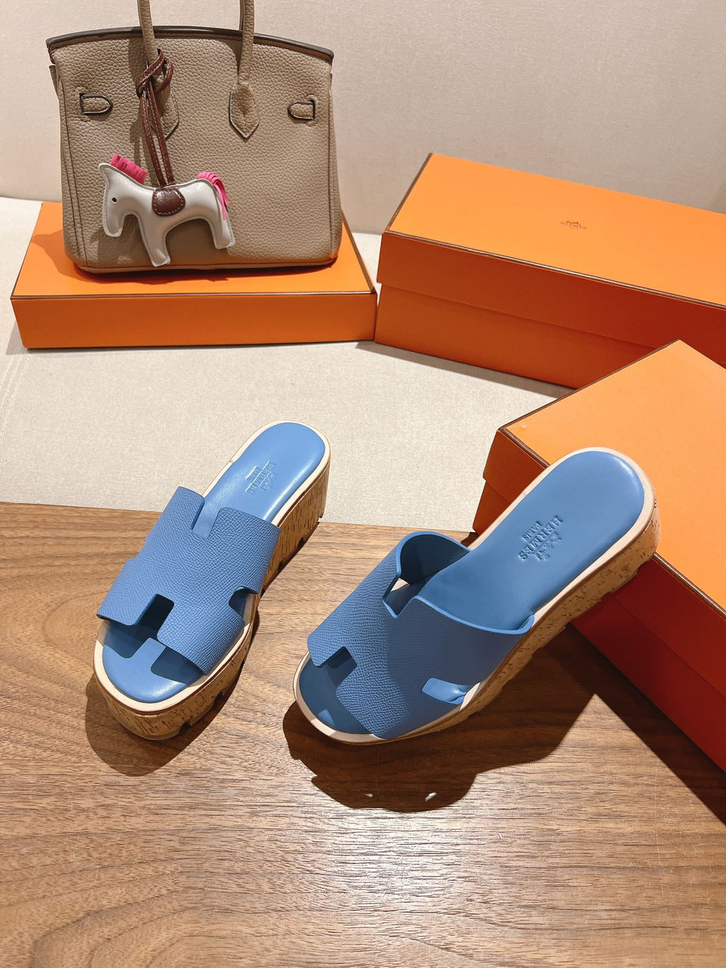 HERMES 25S HIGH WEDGE SANDALS IN BLUE LAMBSKIN STYLE 3
