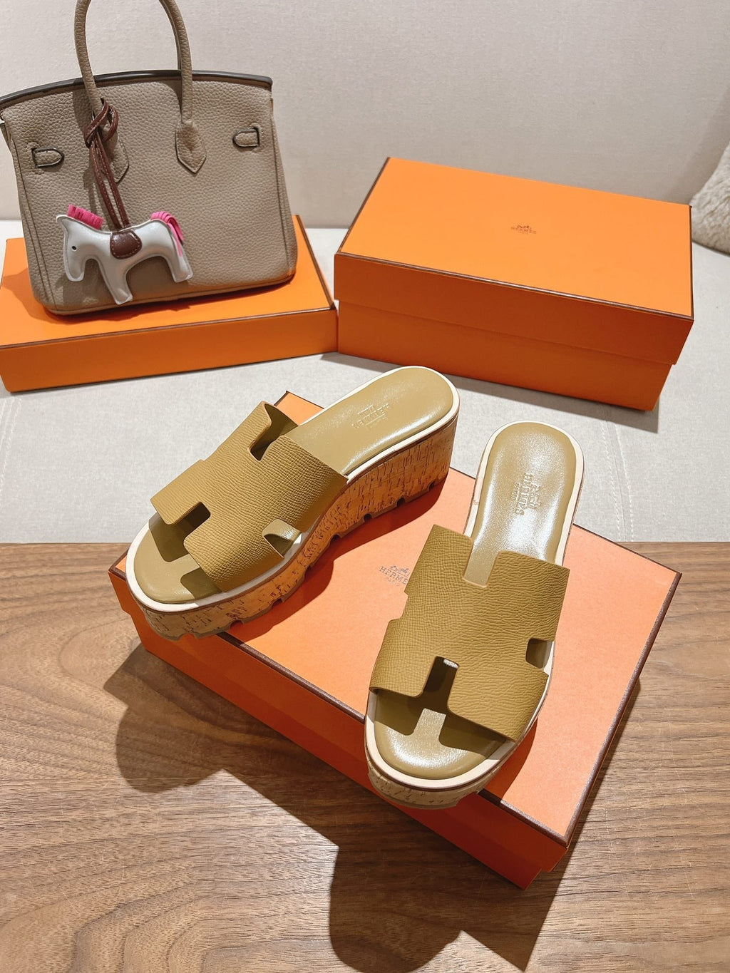 HERMES 25S HIGH WEDGE SANDALS IN LIGHT BROWN LAMBSKIN STYLE 2