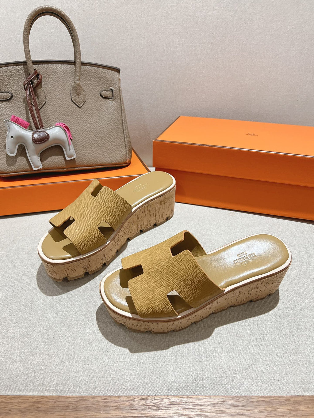 HERMES 25S HIGH WEDGE SANDALS IN LIGHT BROWN LAMBSKIN STYLE 2