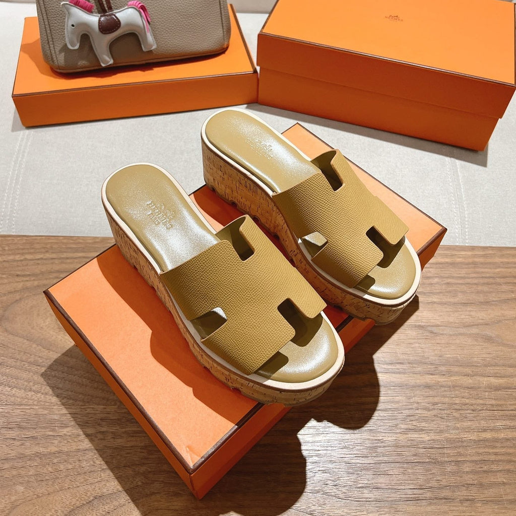 HERMES 25S HIGH WEDGE SANDALS IN LIGHT BROWN LAMBSKIN STYLE 2