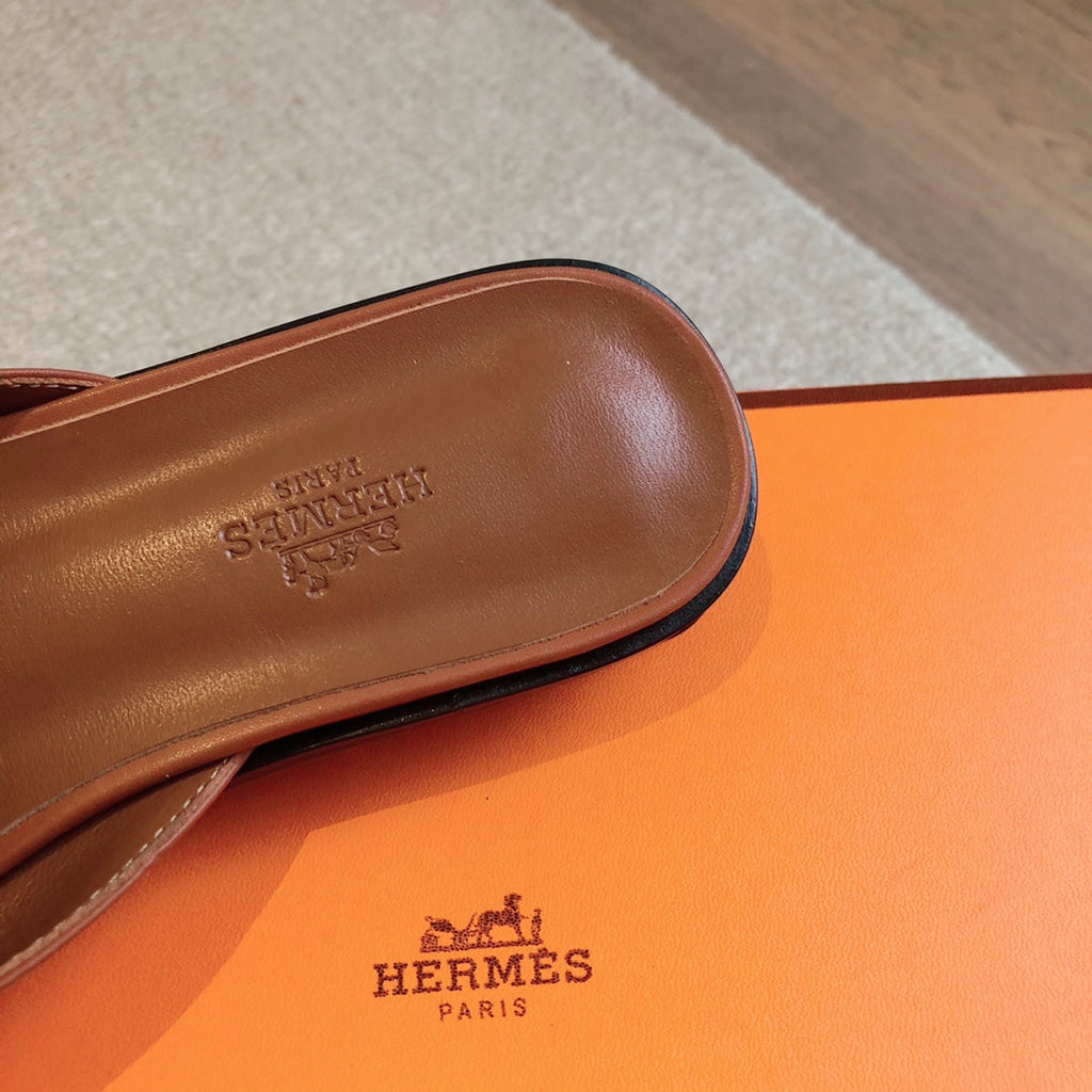HERMES ISLE SANDAL CARAMEL CALFSKIN