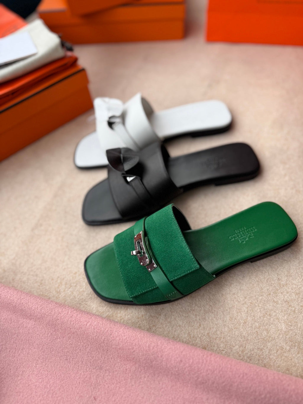 HERMES 0RAN SANDALS IN BLACK CALFSKIN