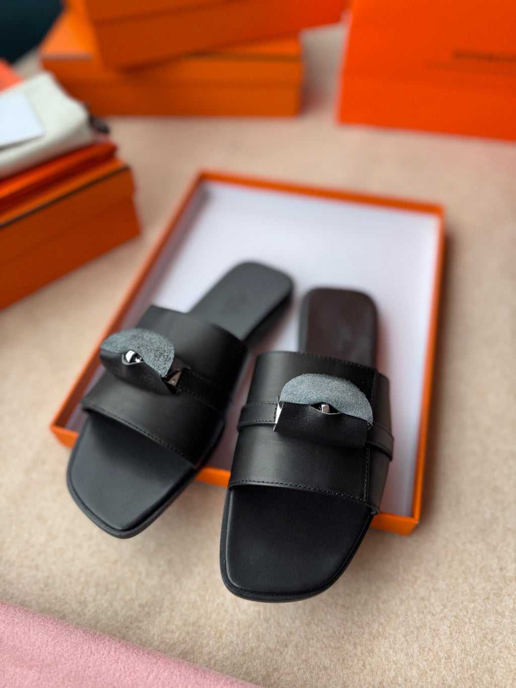HERMES 0RAN SANDALS IN BLACK CALFSKIN