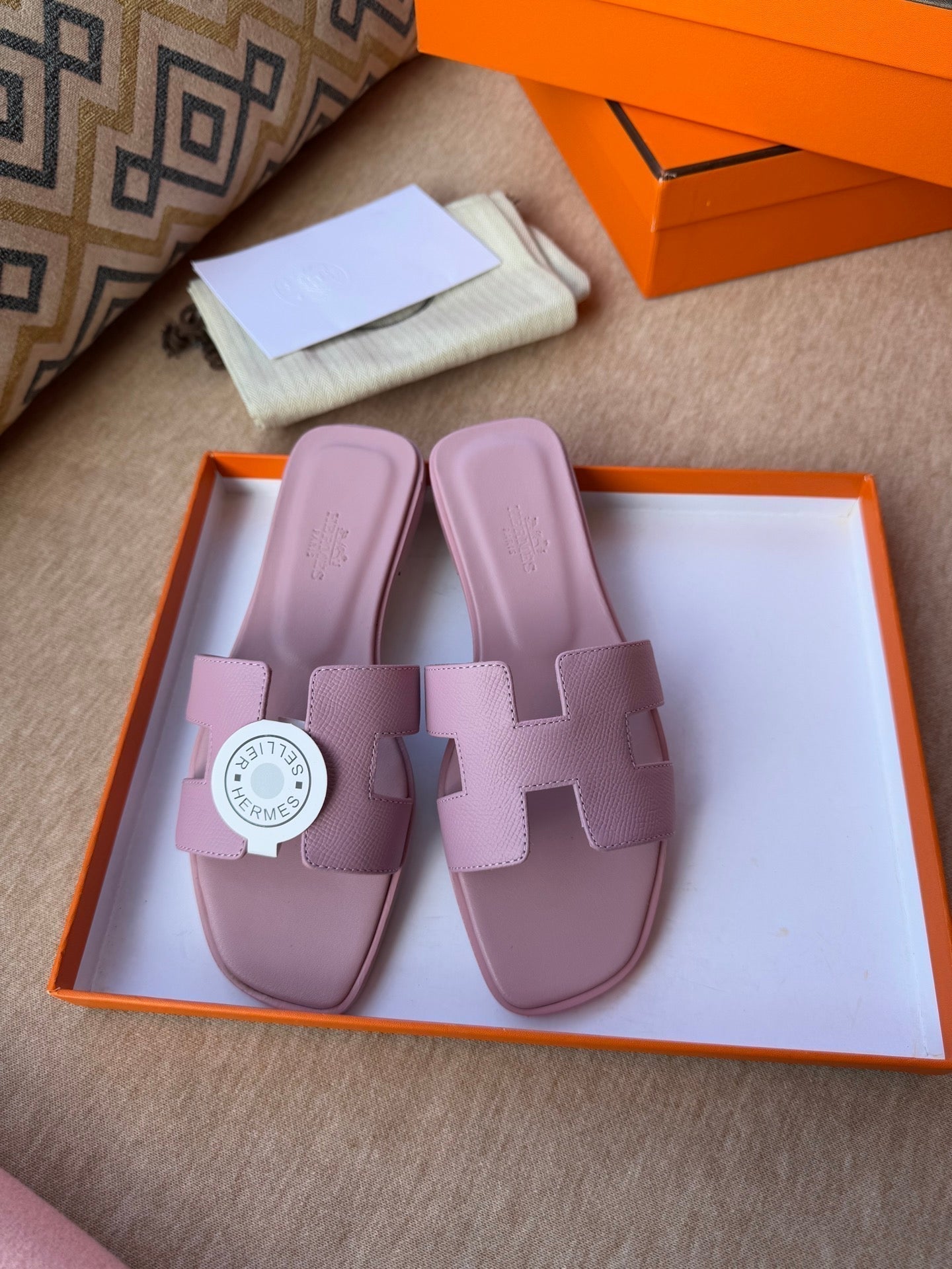 HERMES 0RAN SANDALS IN PASTEL PURPLE CALFSKIN