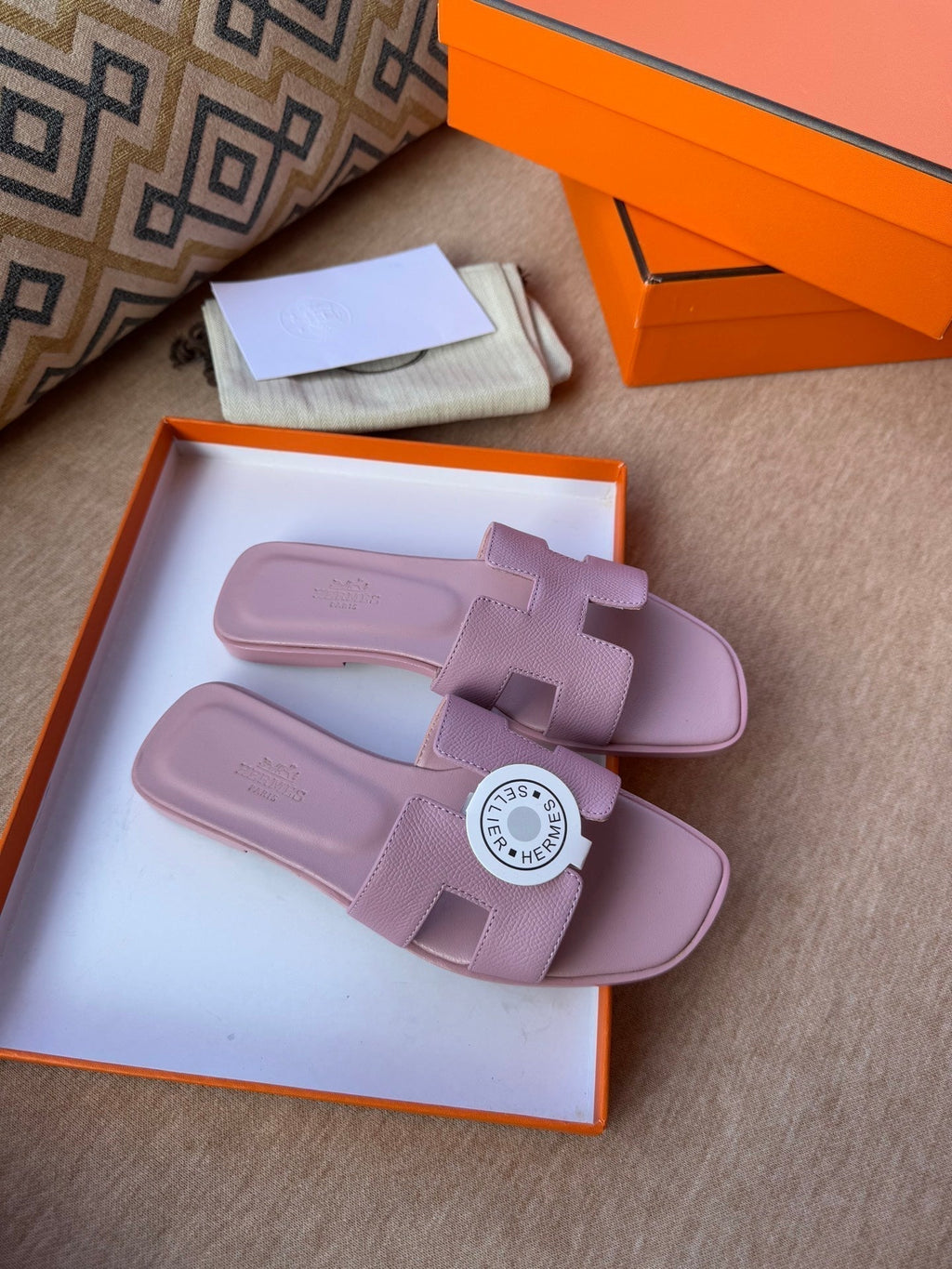HERMES 0RAN SANDALS IN PASTEL PURPLE CALFSKIN