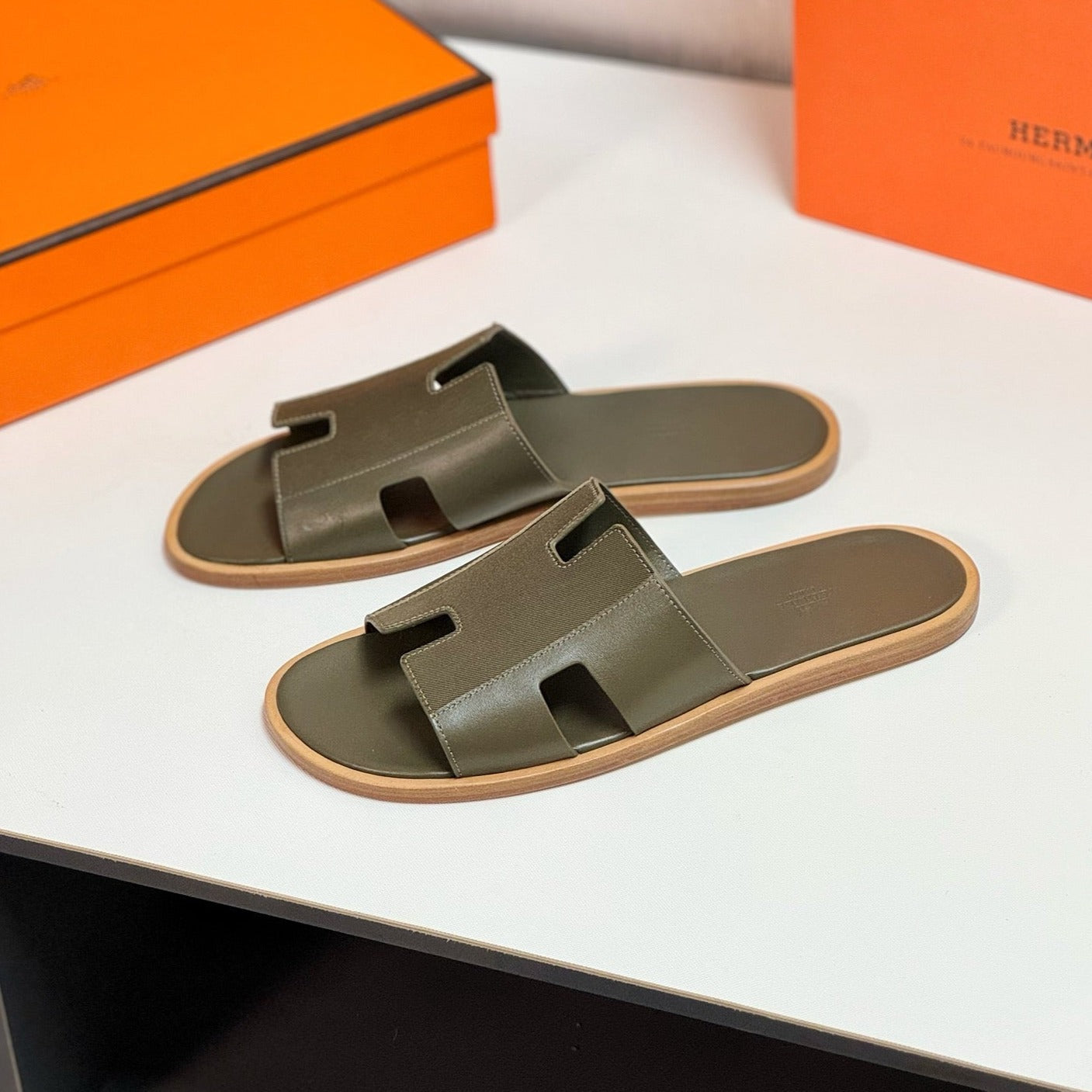 HERMES Izmir sandal crocodile