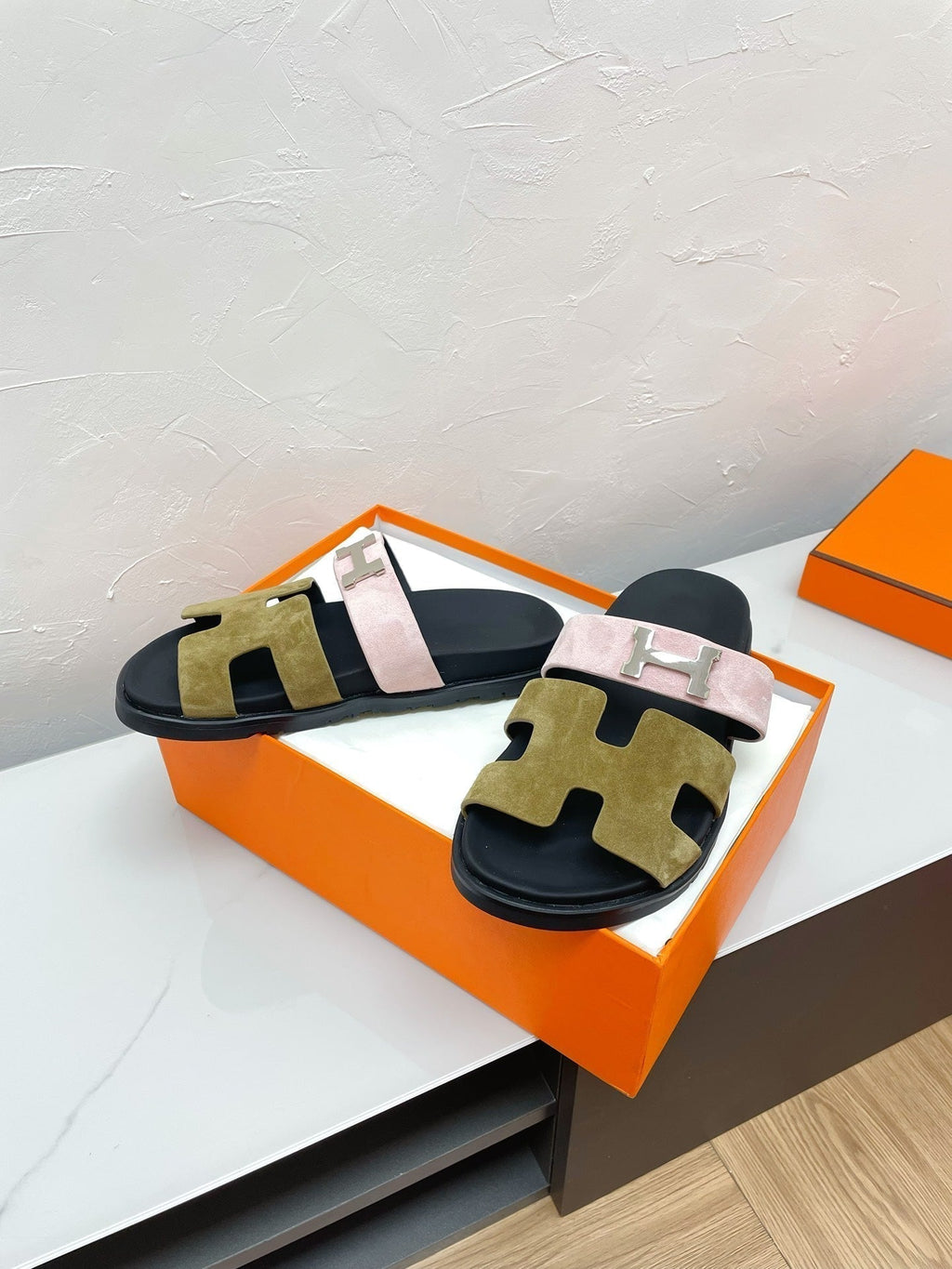 HERMES CHYPRE SANDAL ARMY GREEN MIX PASTEL PINK SUEDE WITH H BUCKLE
