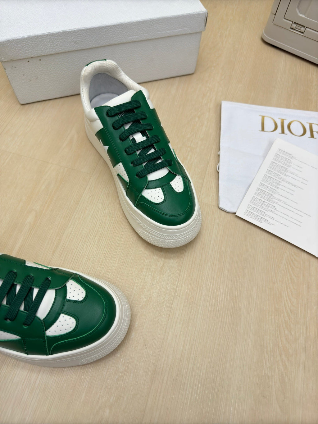 DIOR STAR PLATFORM SNEAKER IN WHITE MIX EMERALD GREEN CALFSKIN
