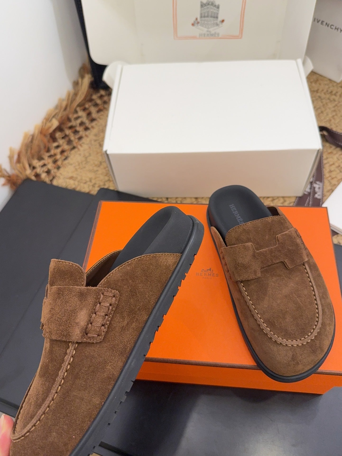 HERMES 25S MULE IN BROWN SUEDE