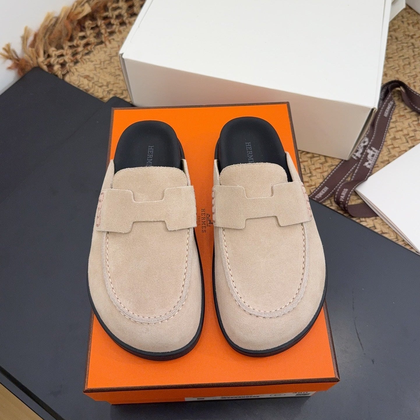 HERMES 25S MULE IN BEIGE SUEDE