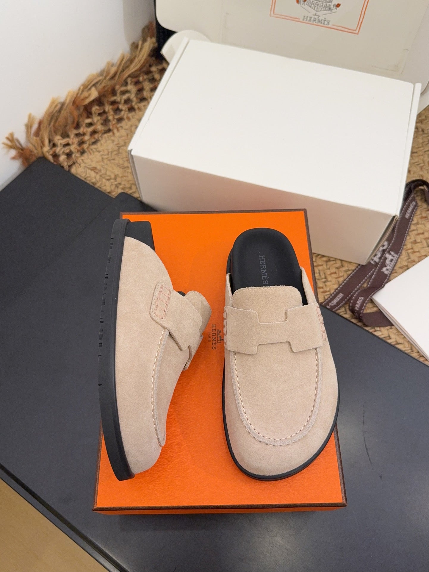 HERMES 25S MULE IN BEIGE SUEDE