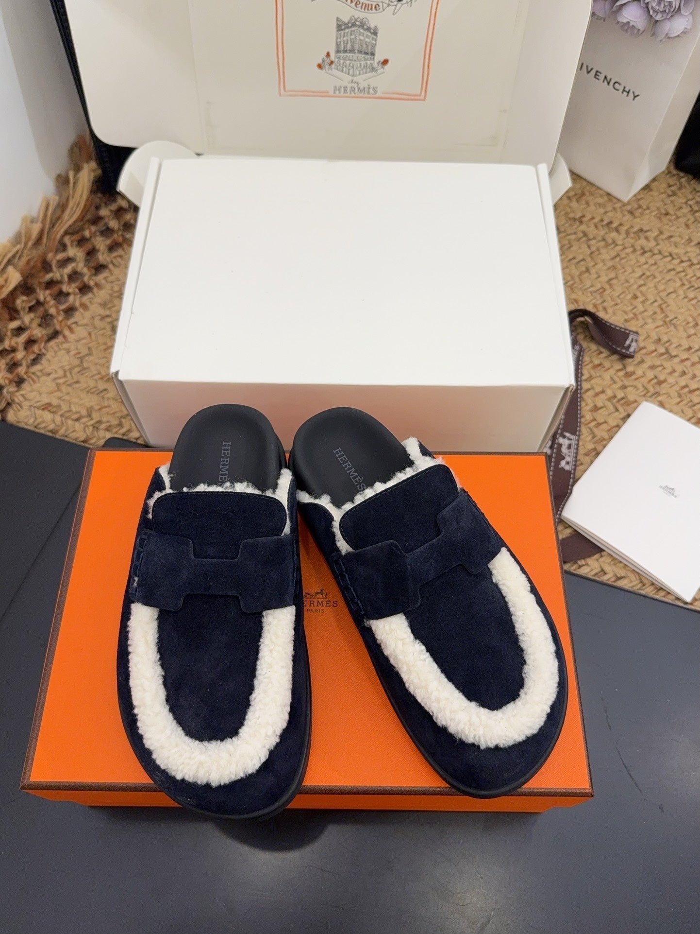 HERMES 25S MULE IN DARK SLATE BLUE SUEDE MIX WHITE SHEARLING