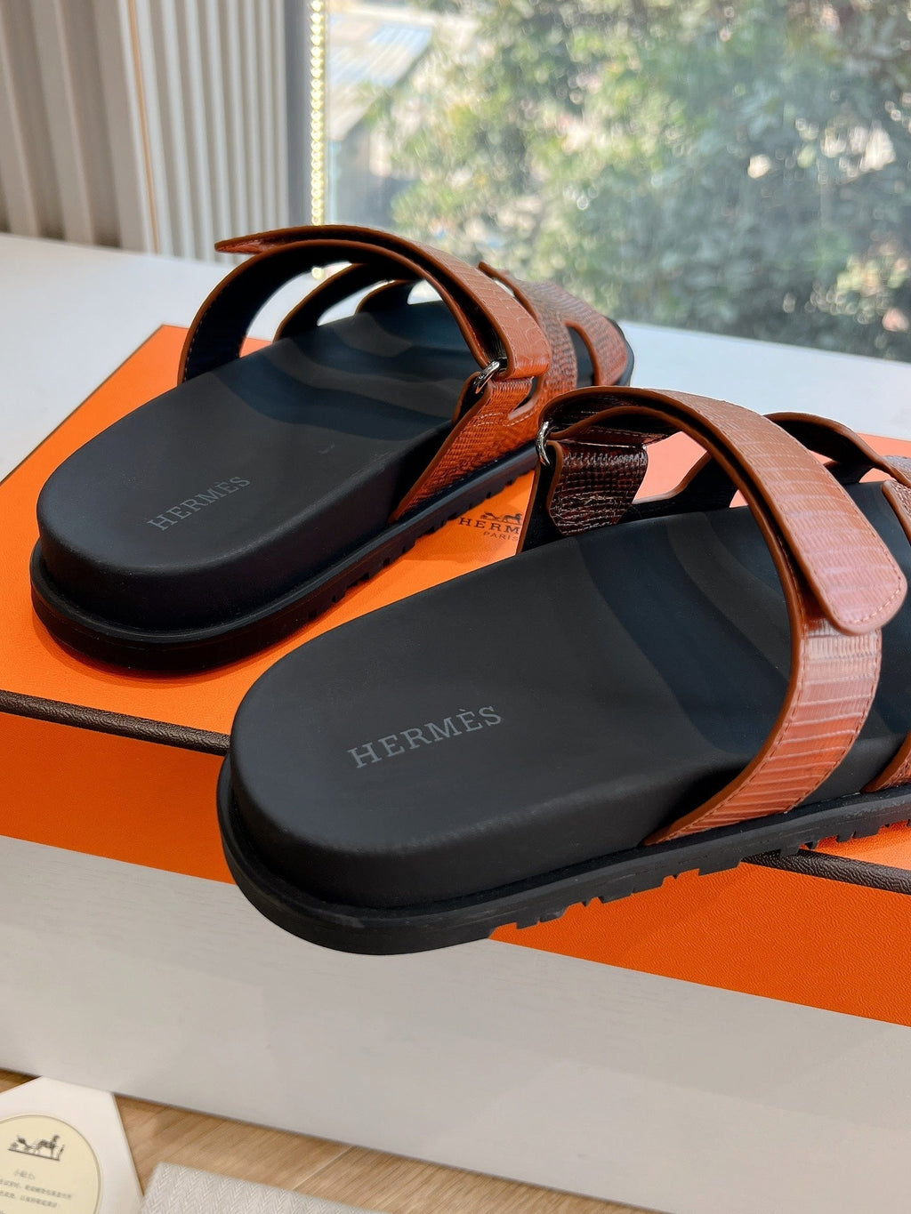 HERMES CHYPRE SANDAL IN PECAN BROWN LIZARD SKIN