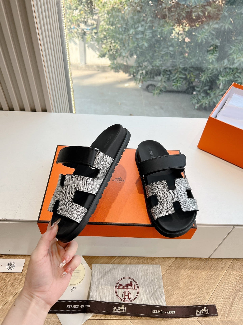 HERMES CHYPRE SANDAL IN BLACK MIX WHITE LIZARD SKIN