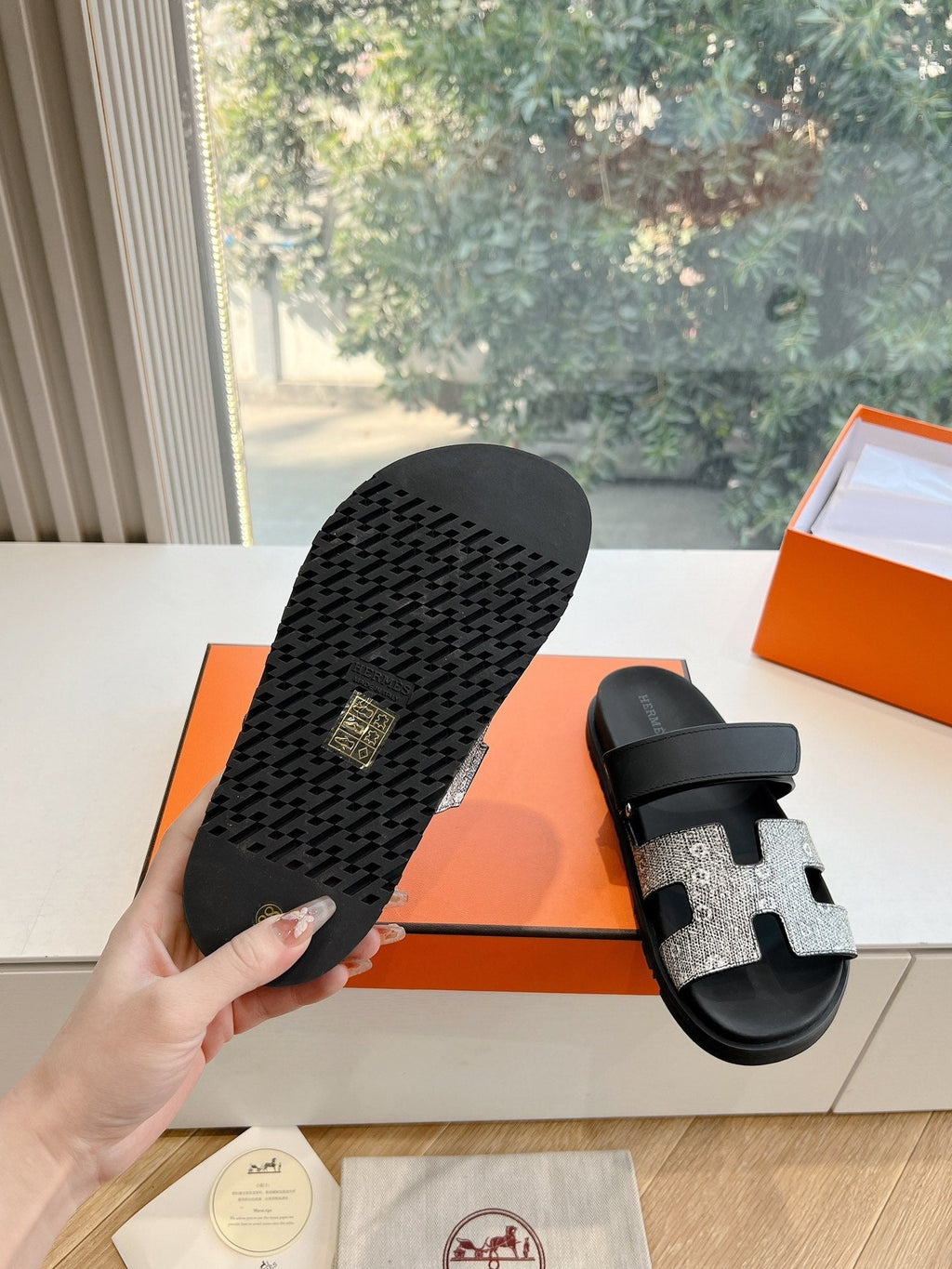 HERMES CHYPRE SANDAL IN BLACK MIX WHITE LIZARD SKIN