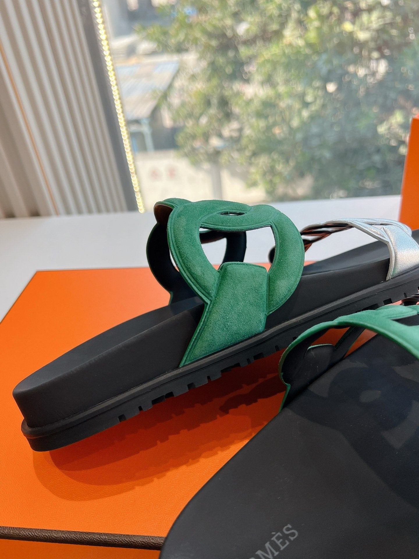 HERMES EXTRA SANDAL IN MEDIUM GREEN MIX SILVER CALFSKIN